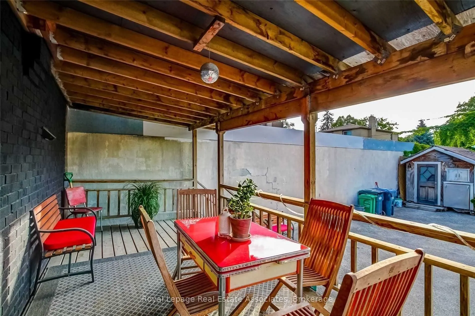 881 Lakeshore Road E