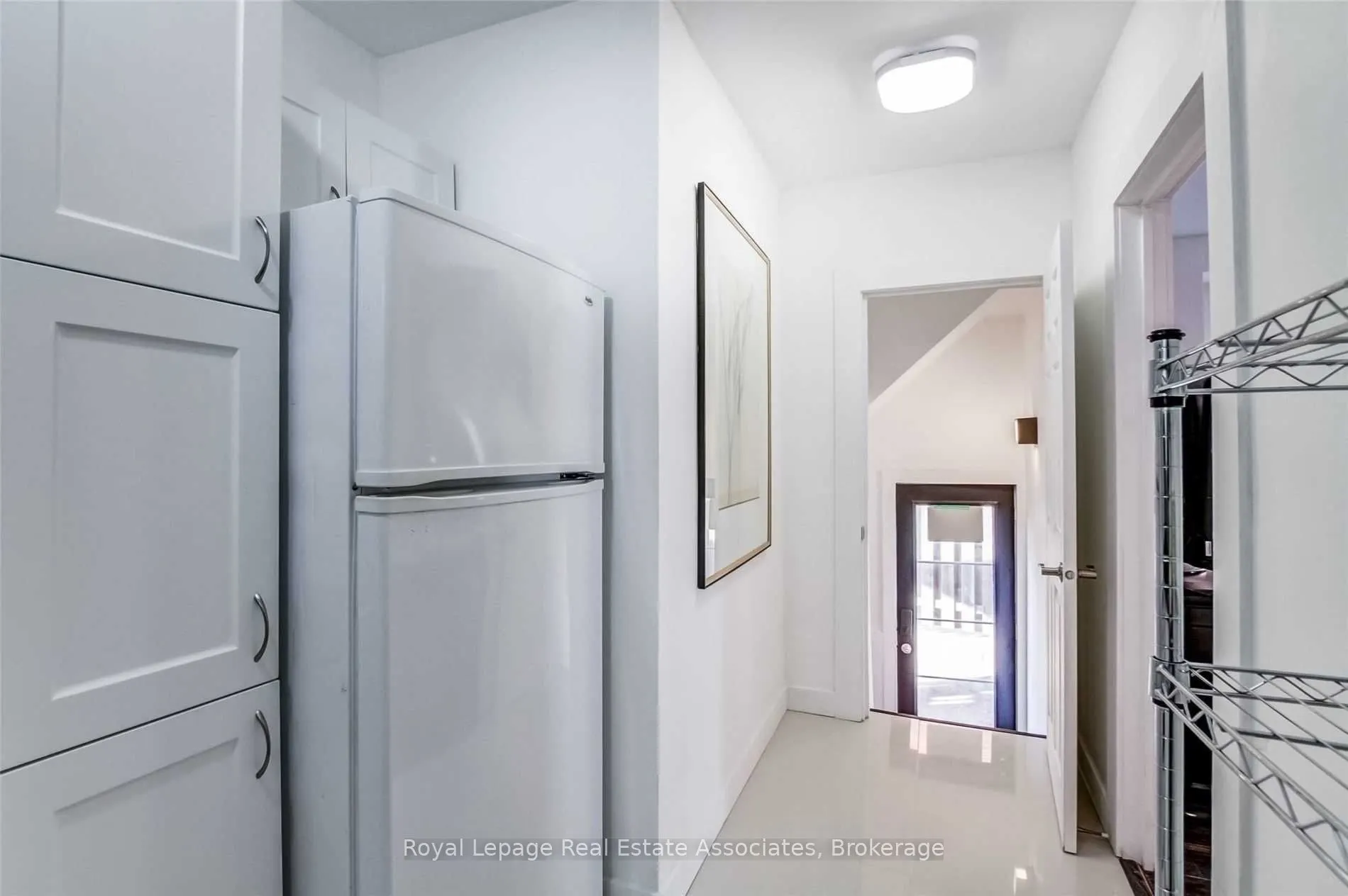 881 Lakeshore Road E