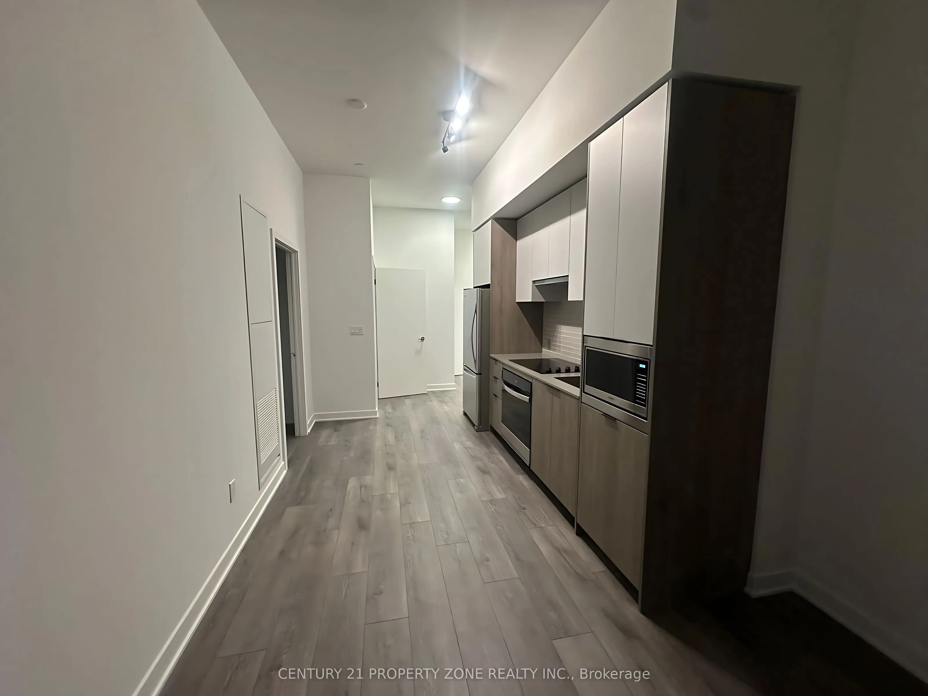 1007 The Queensway, #218