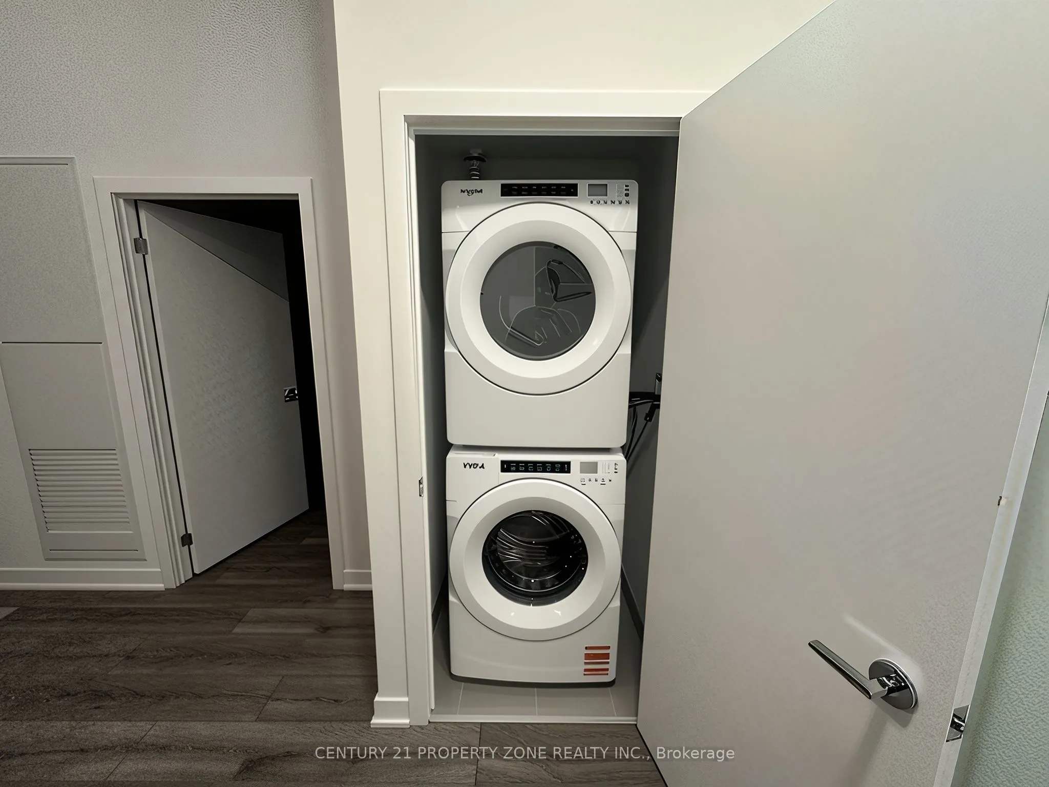 1007 The Queensway, #218