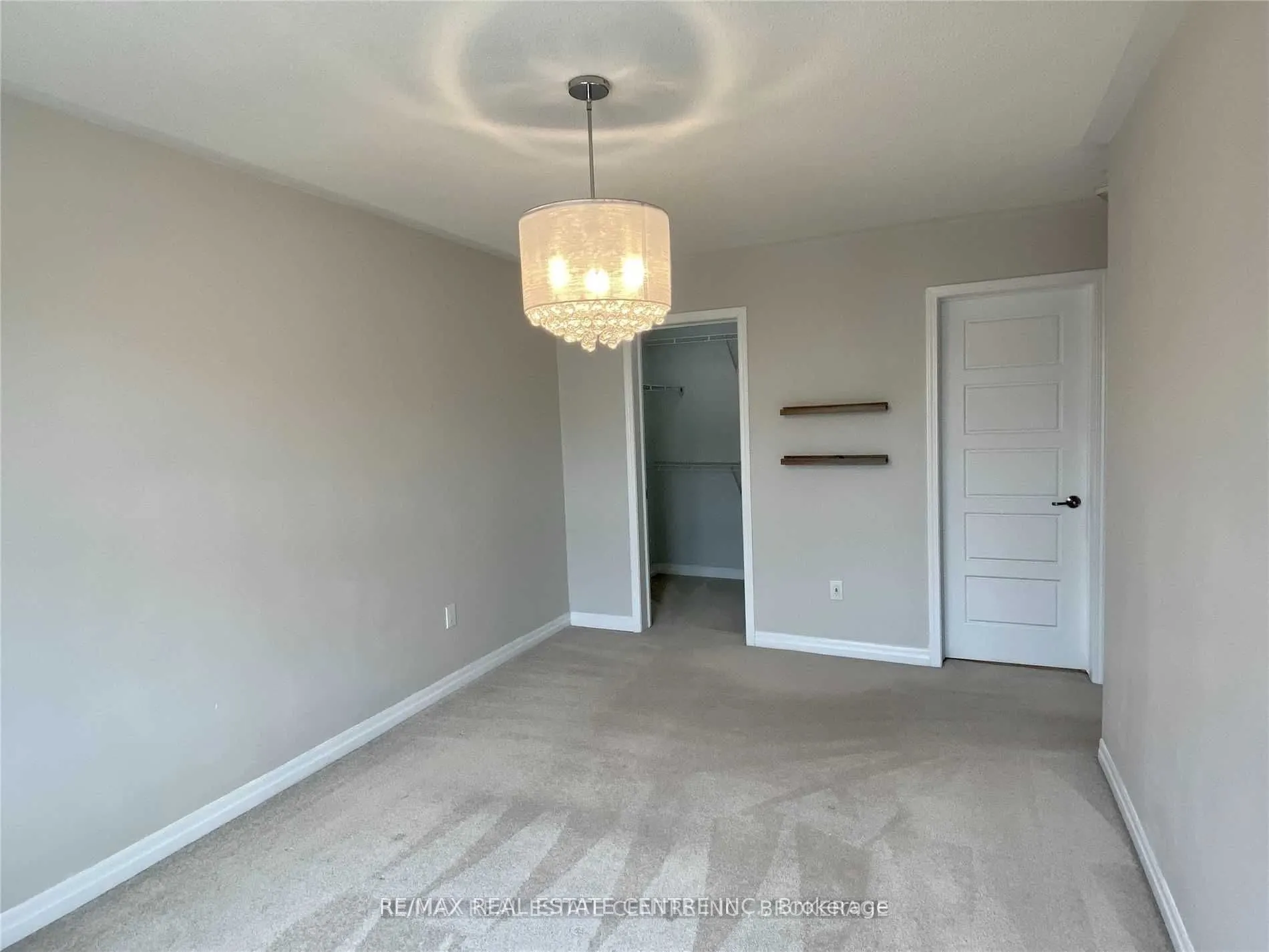 3088 Mistletoe Gardens