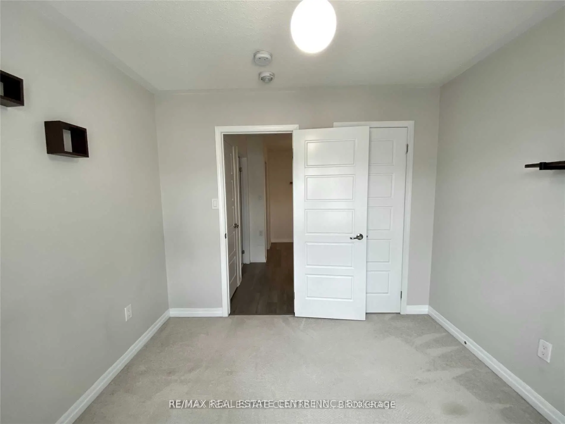 3088 Mistletoe Gardens