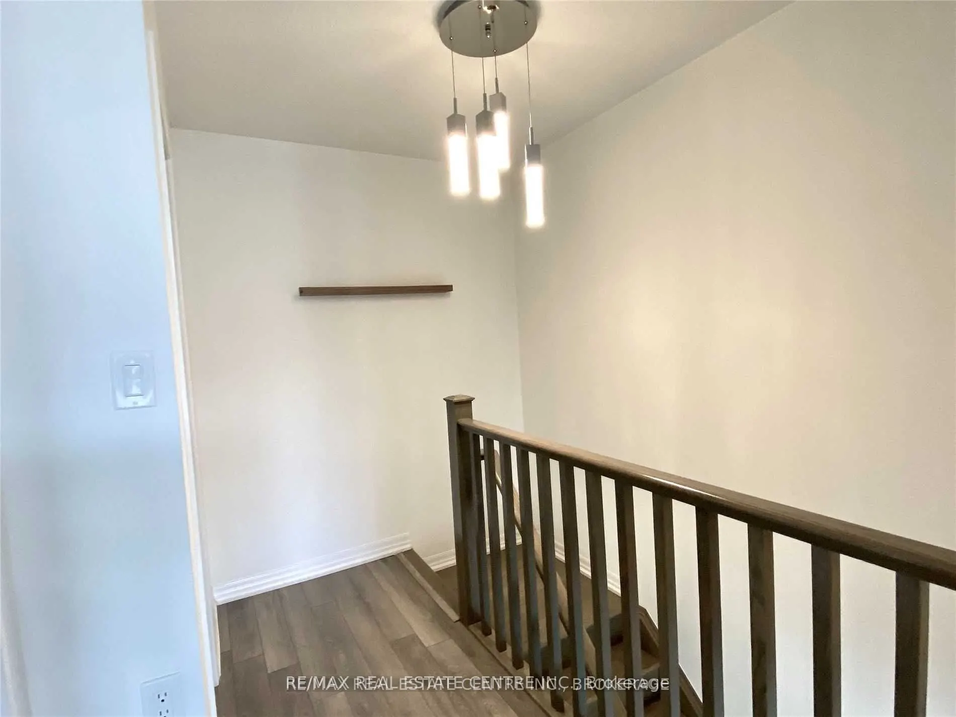 3088 Mistletoe Gardens