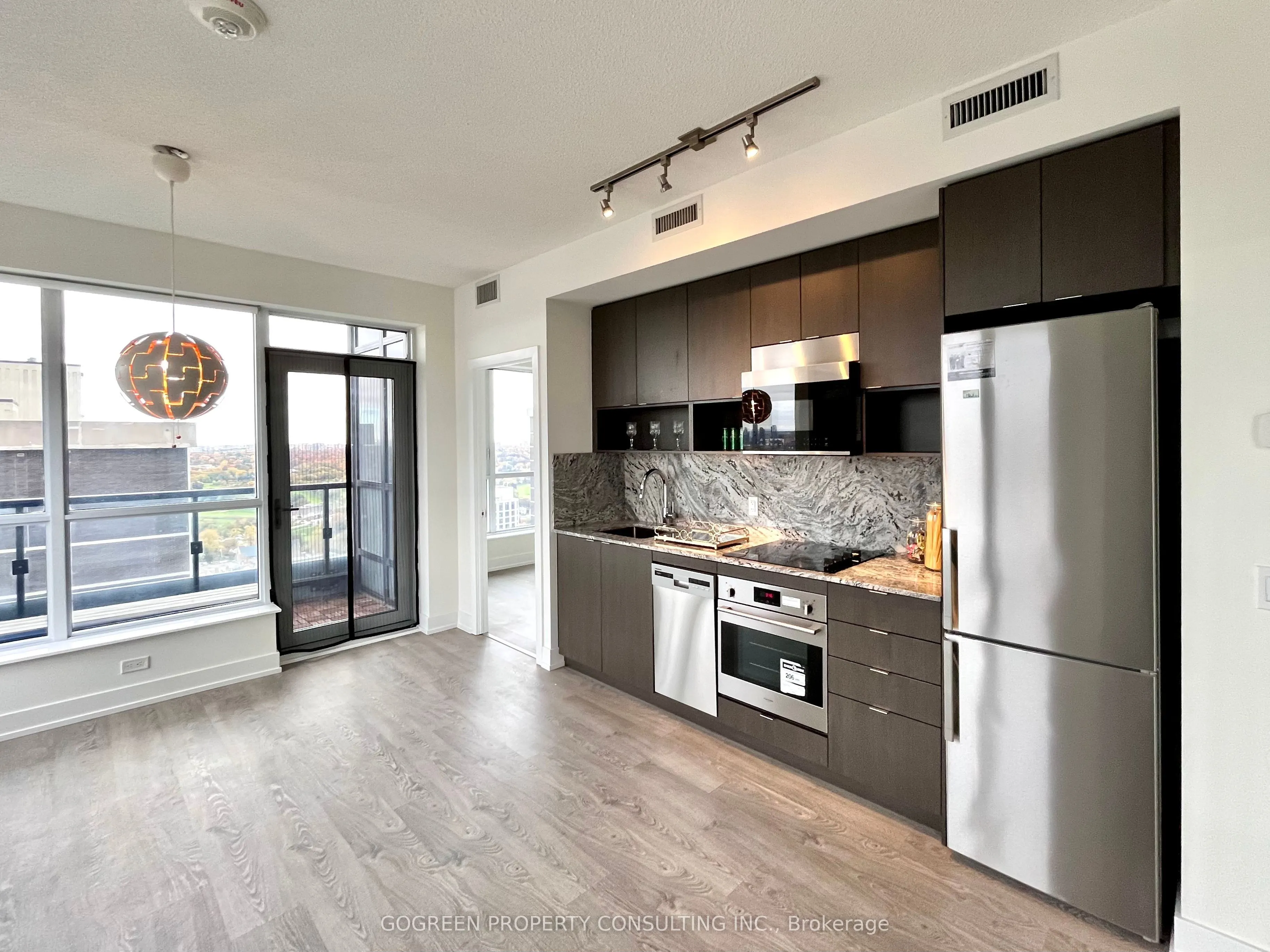 9 Mabelle Avenue, #3316