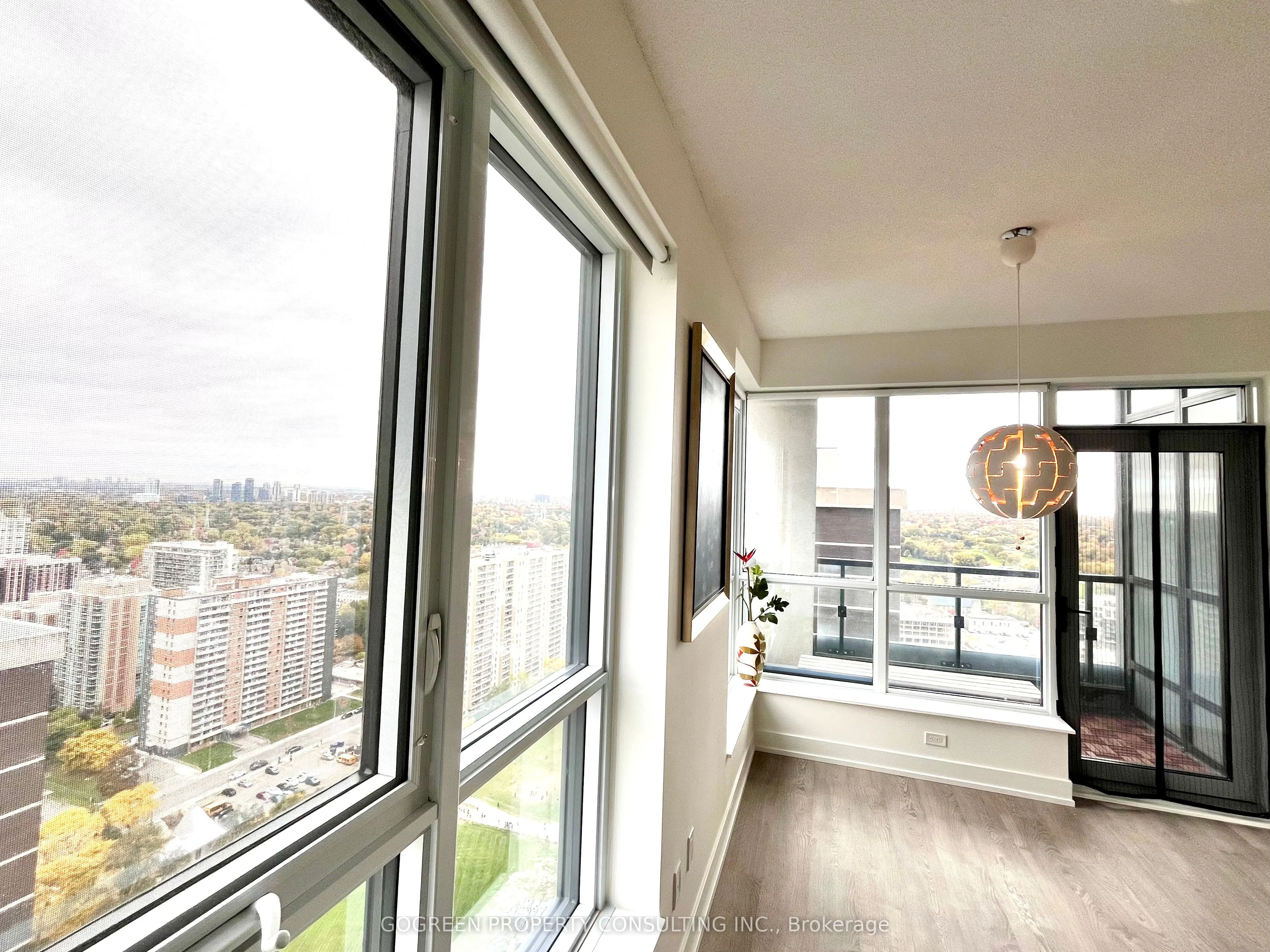 9 Mabelle Avenue, #3316