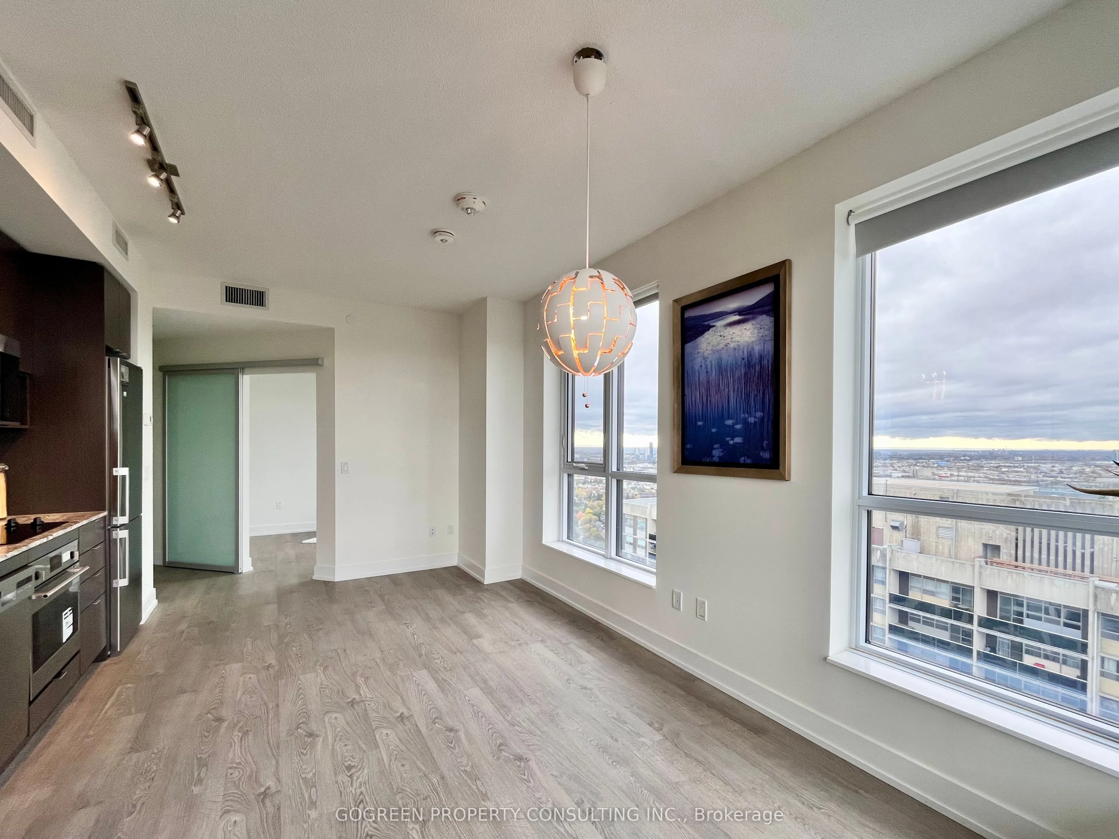 9 Mabelle Avenue, #3316