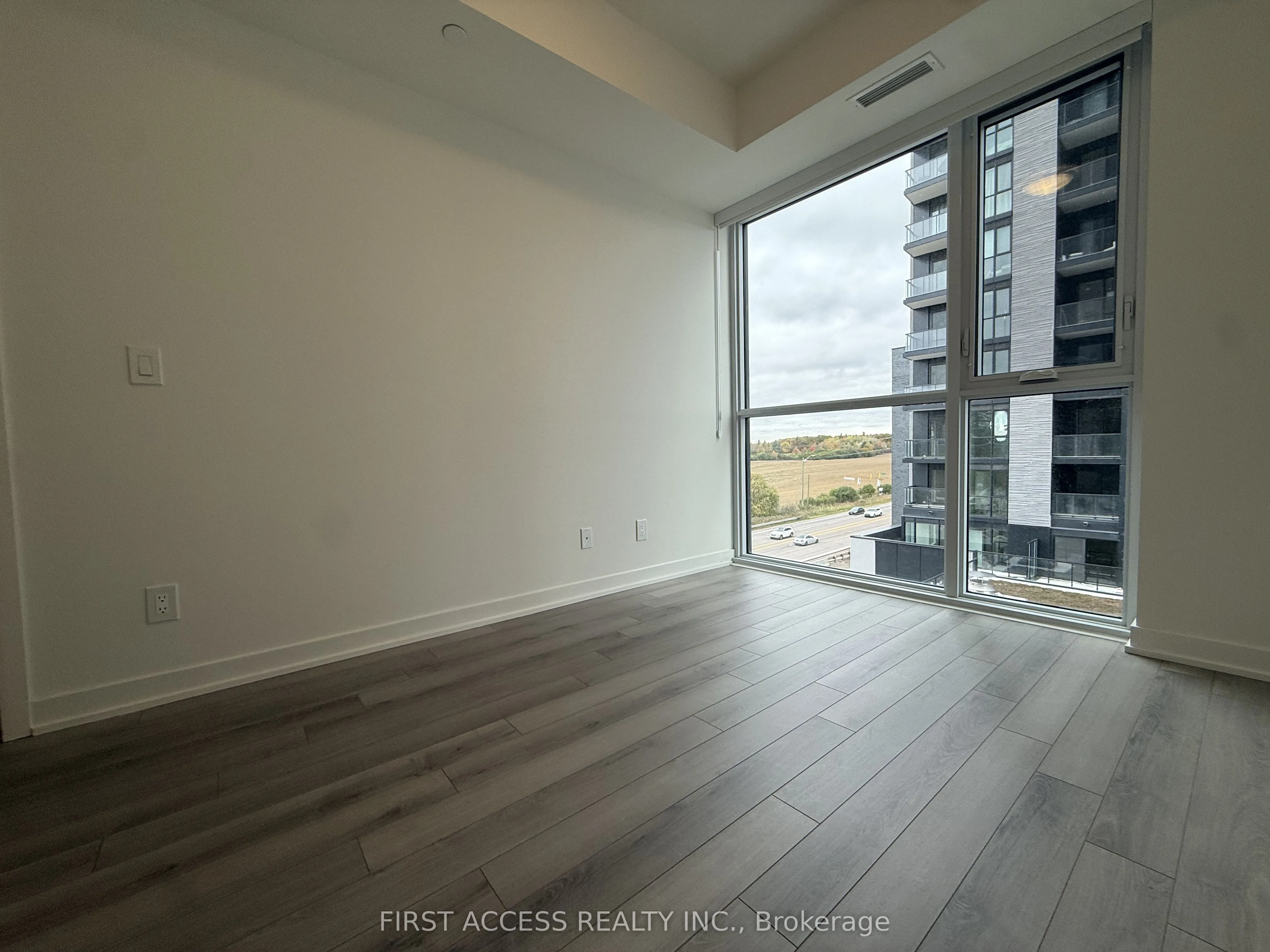 3071 Trafalgar Road, #512