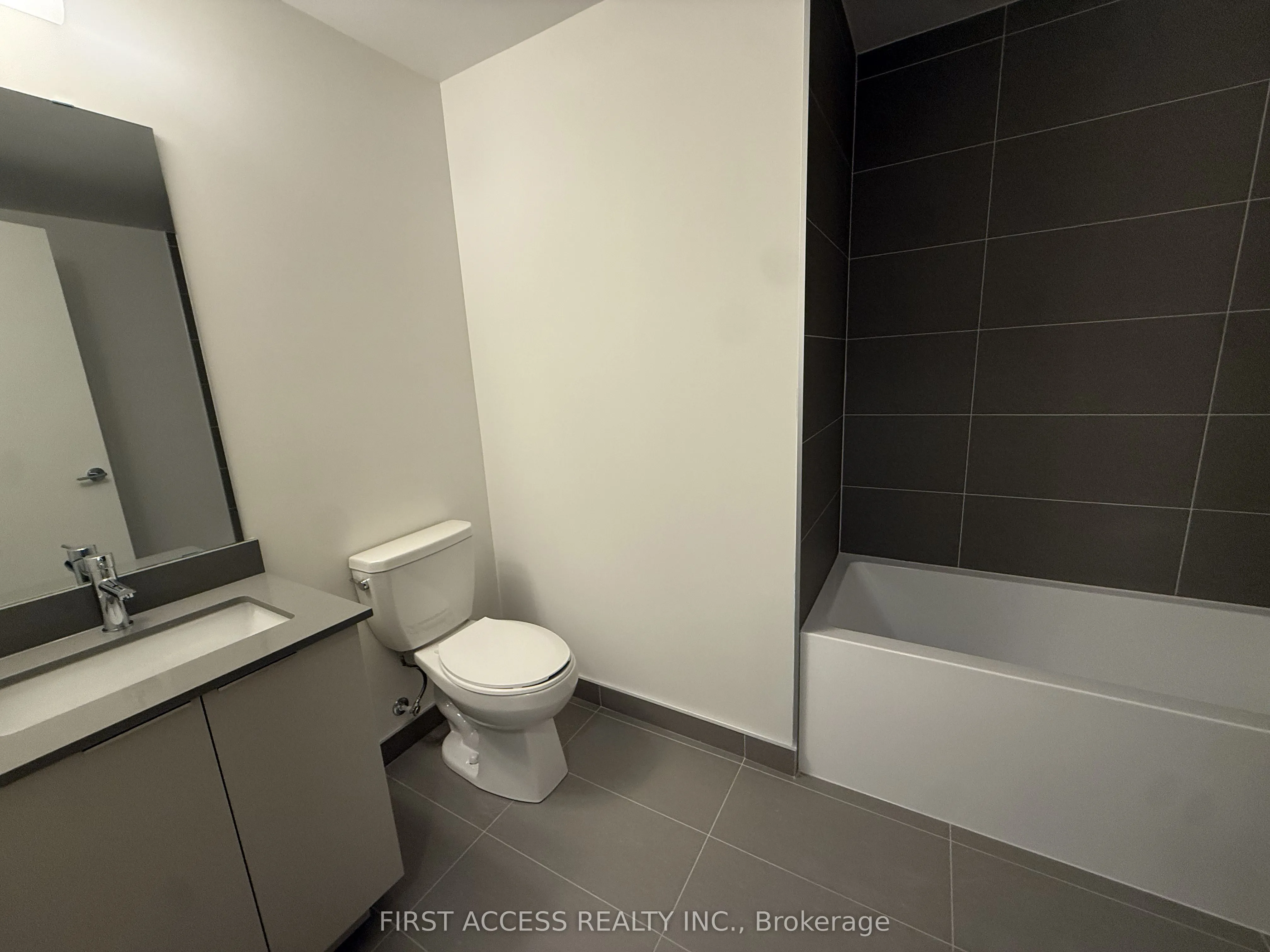 3071 Trafalgar Road, #512