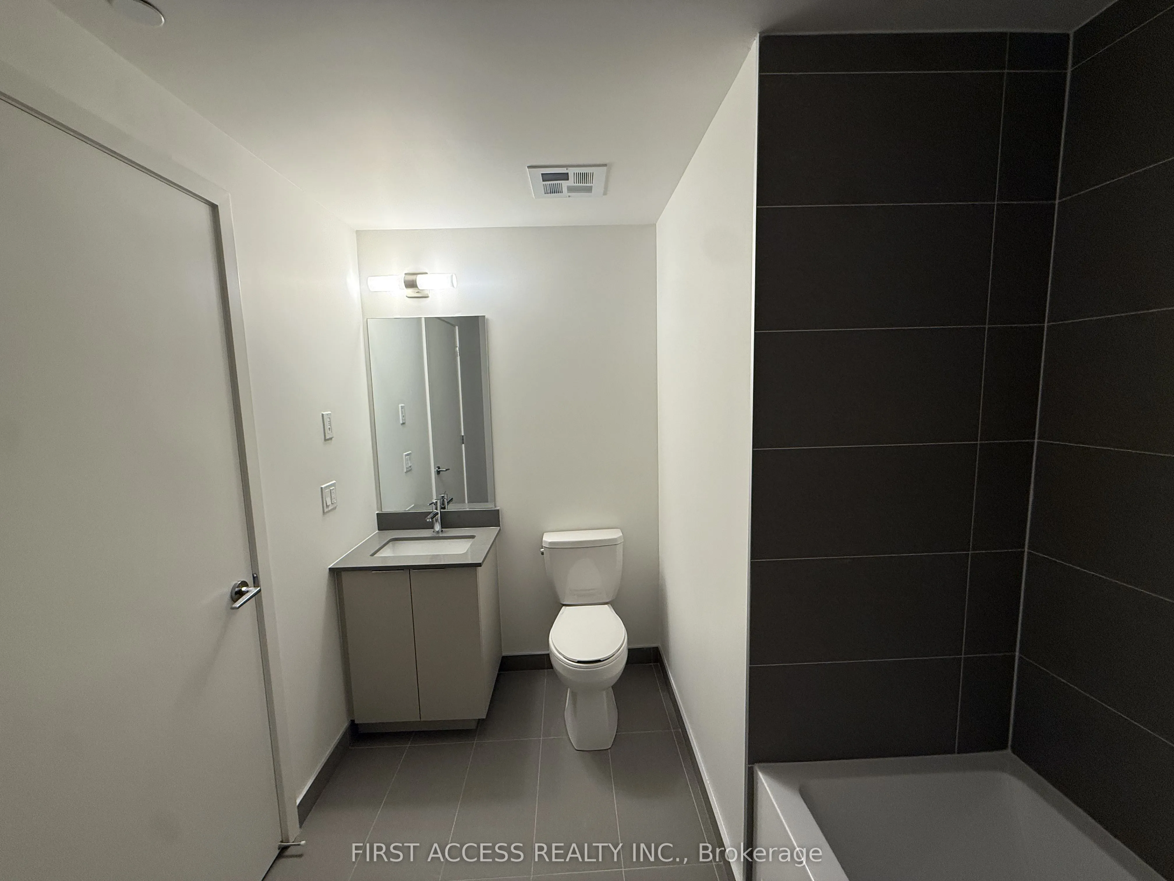 3071 Trafalgar Road, #512