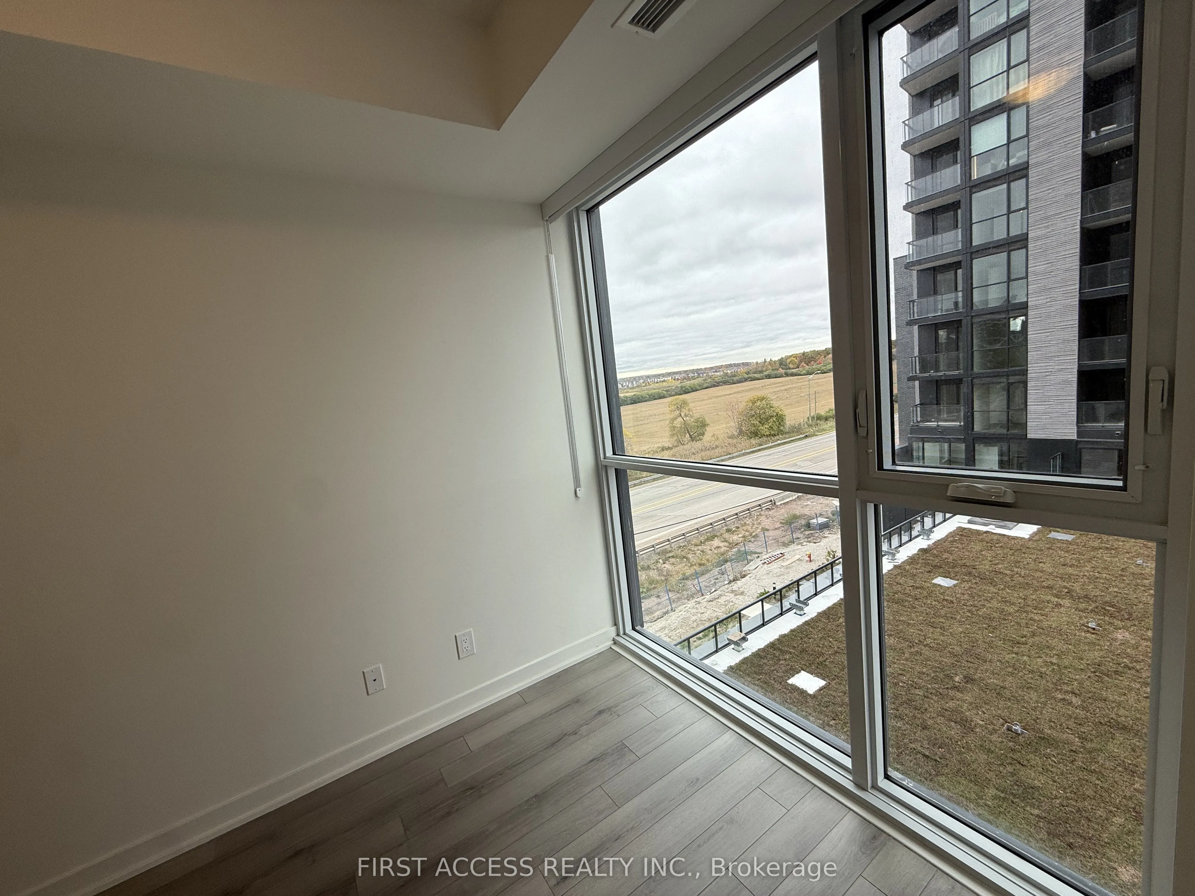 3071 Trafalgar Road, #512