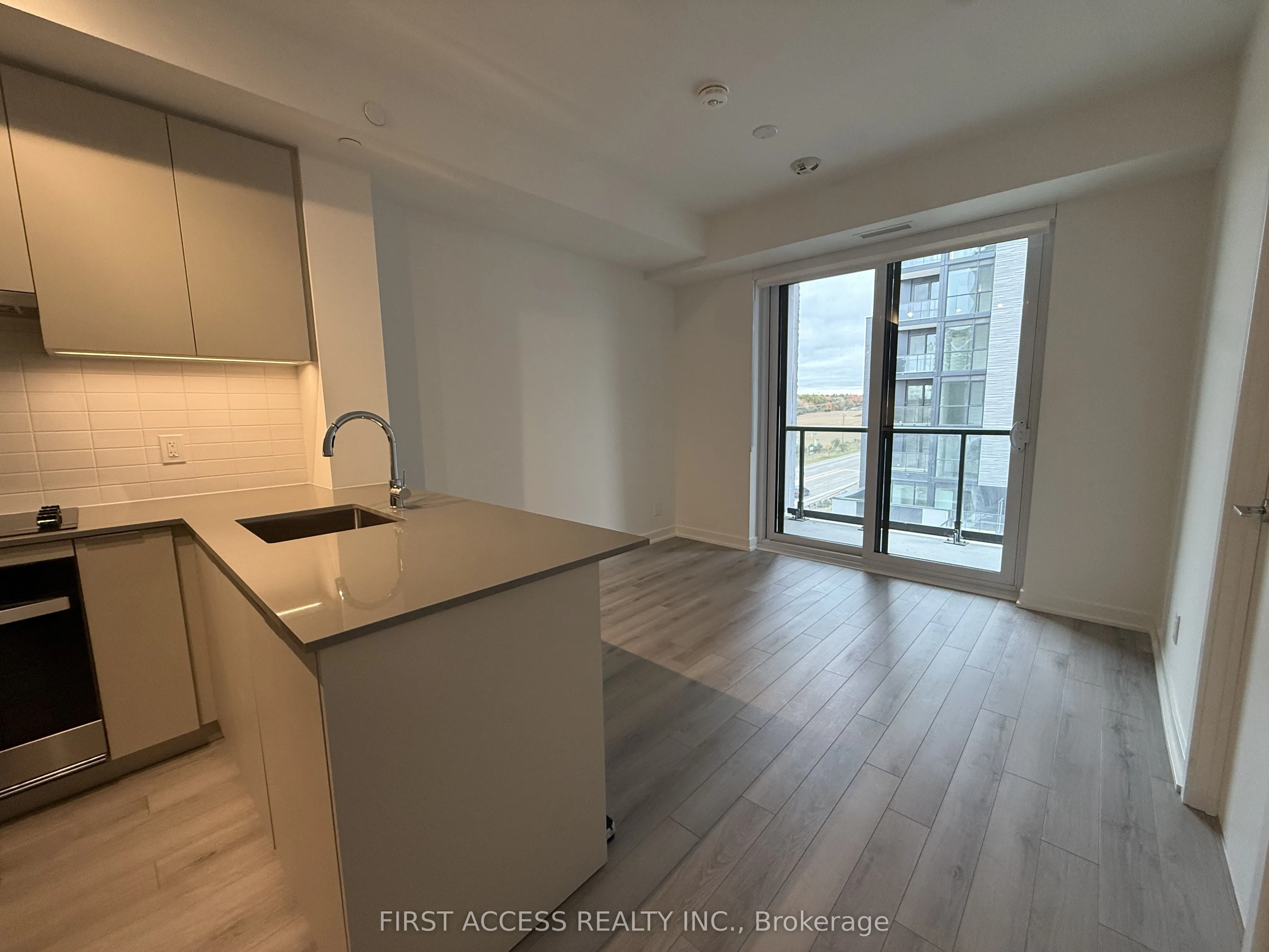 3071 Trafalgar Road, #512