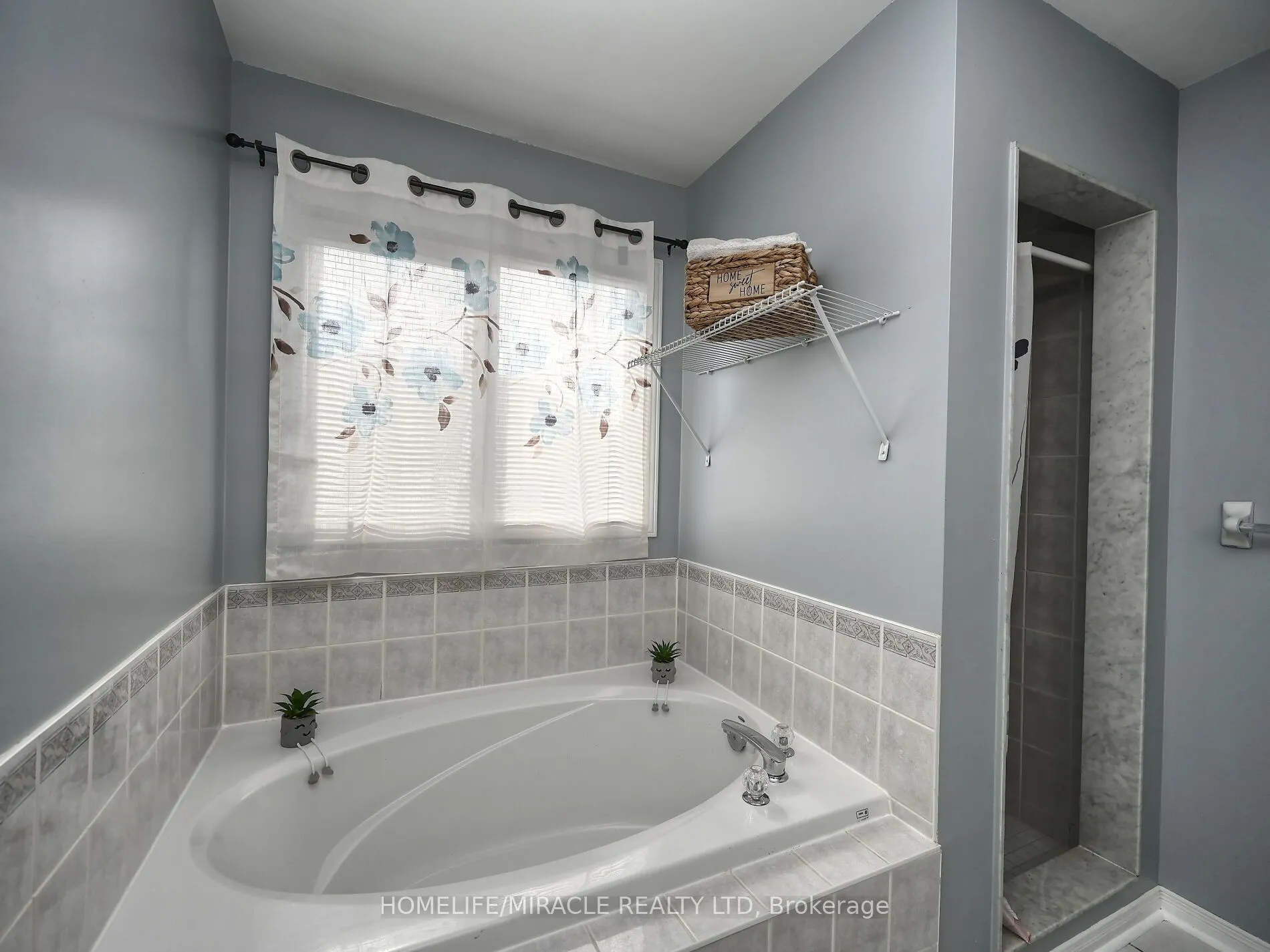 4717 Colombo Crescent