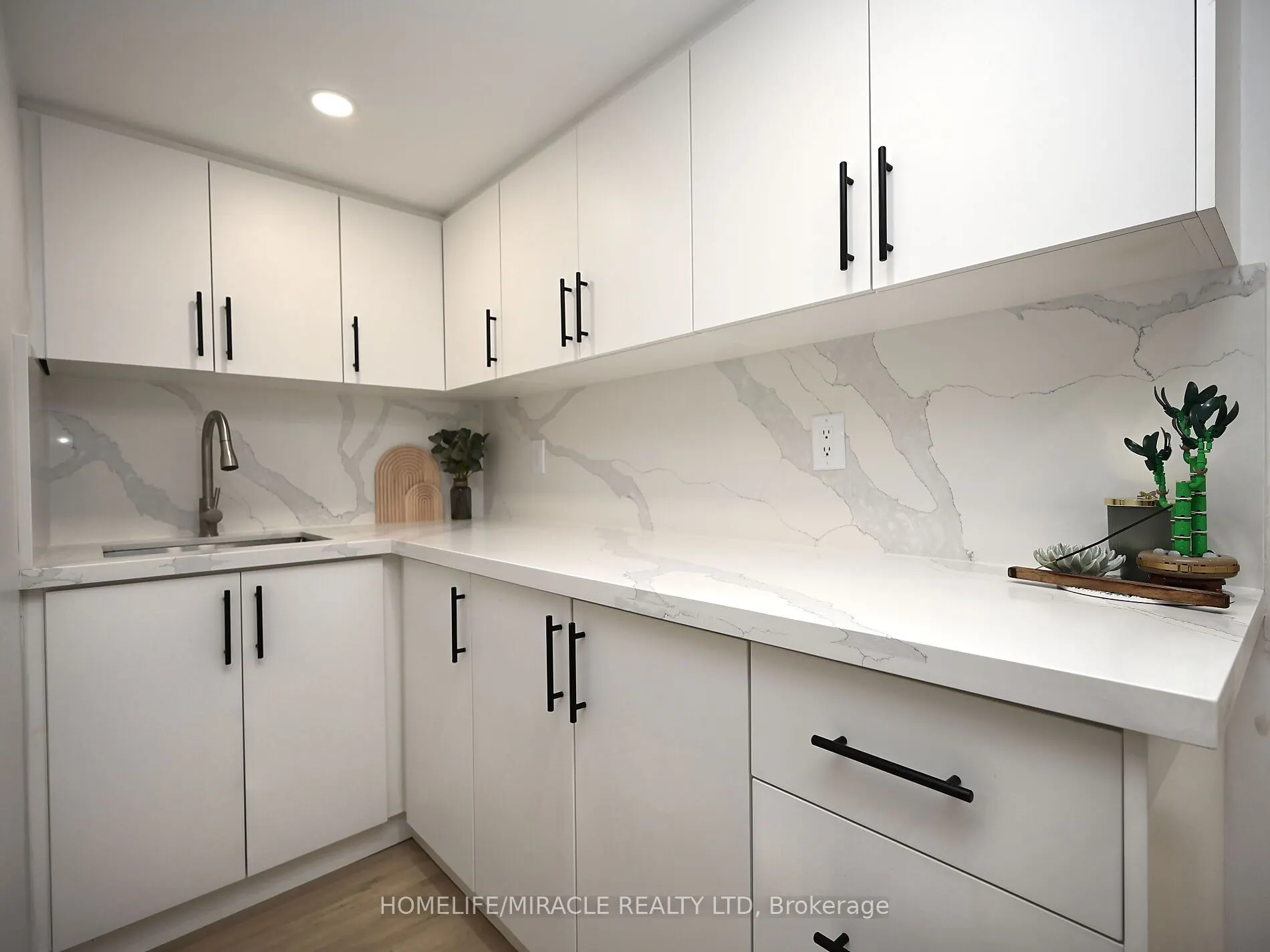 4717 Colombo Crescent