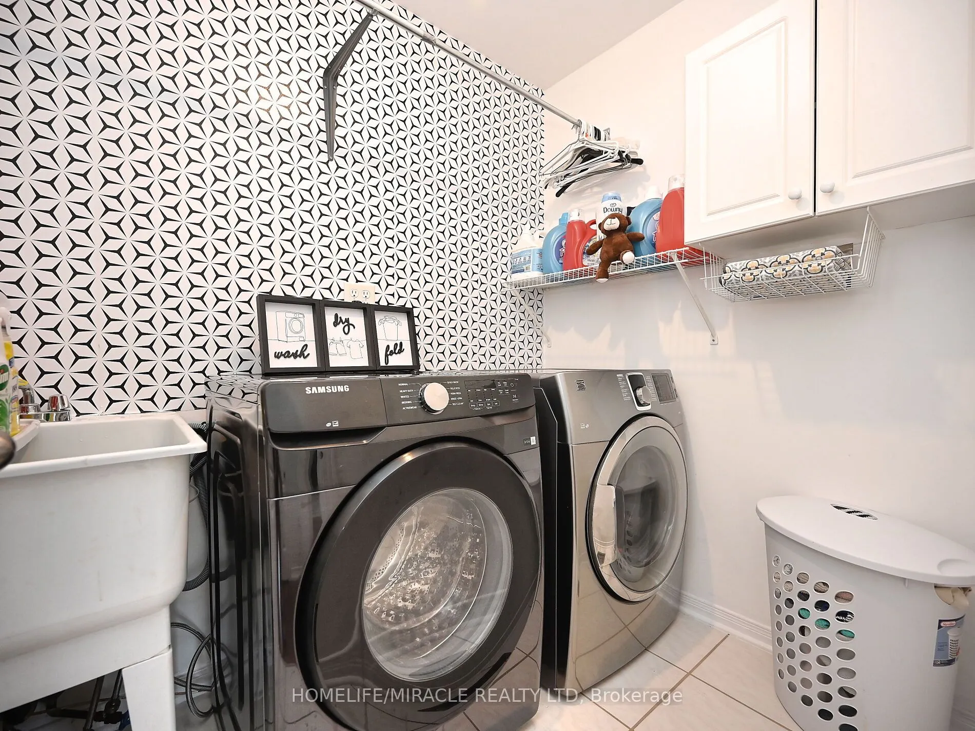 4717 Colombo Crescent