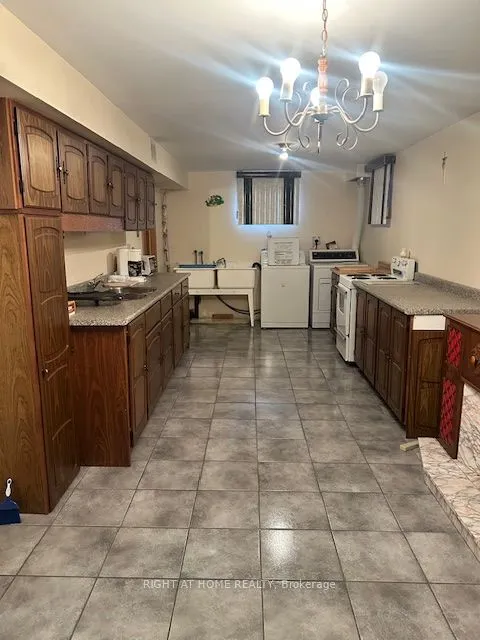 224 Macedonia Crescent