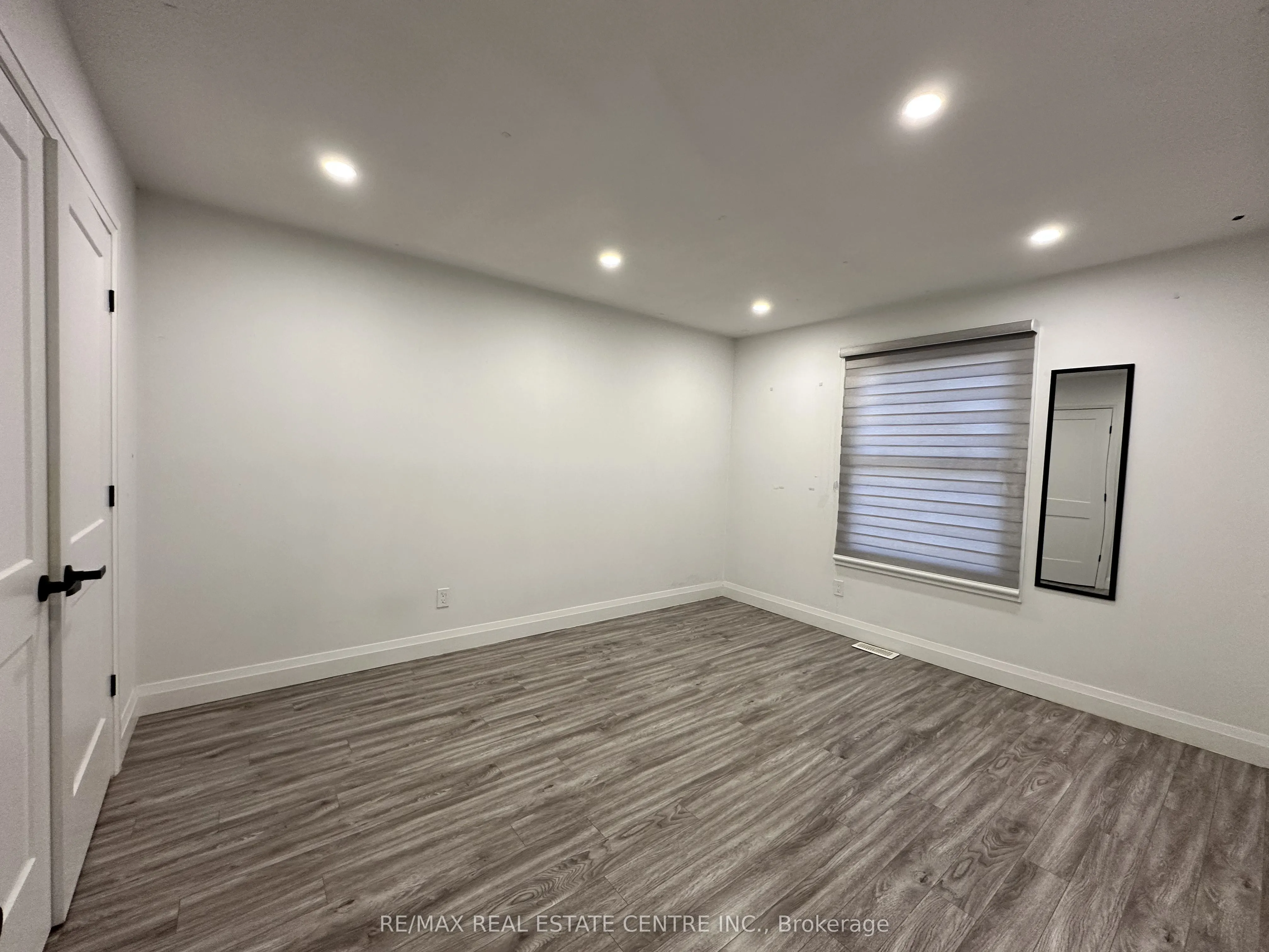 582 Elliott Crescent