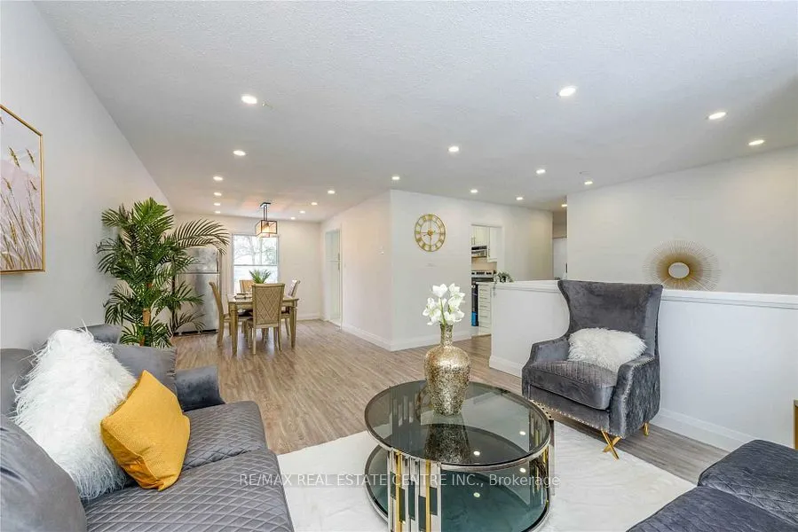 582 Elliott Crescent