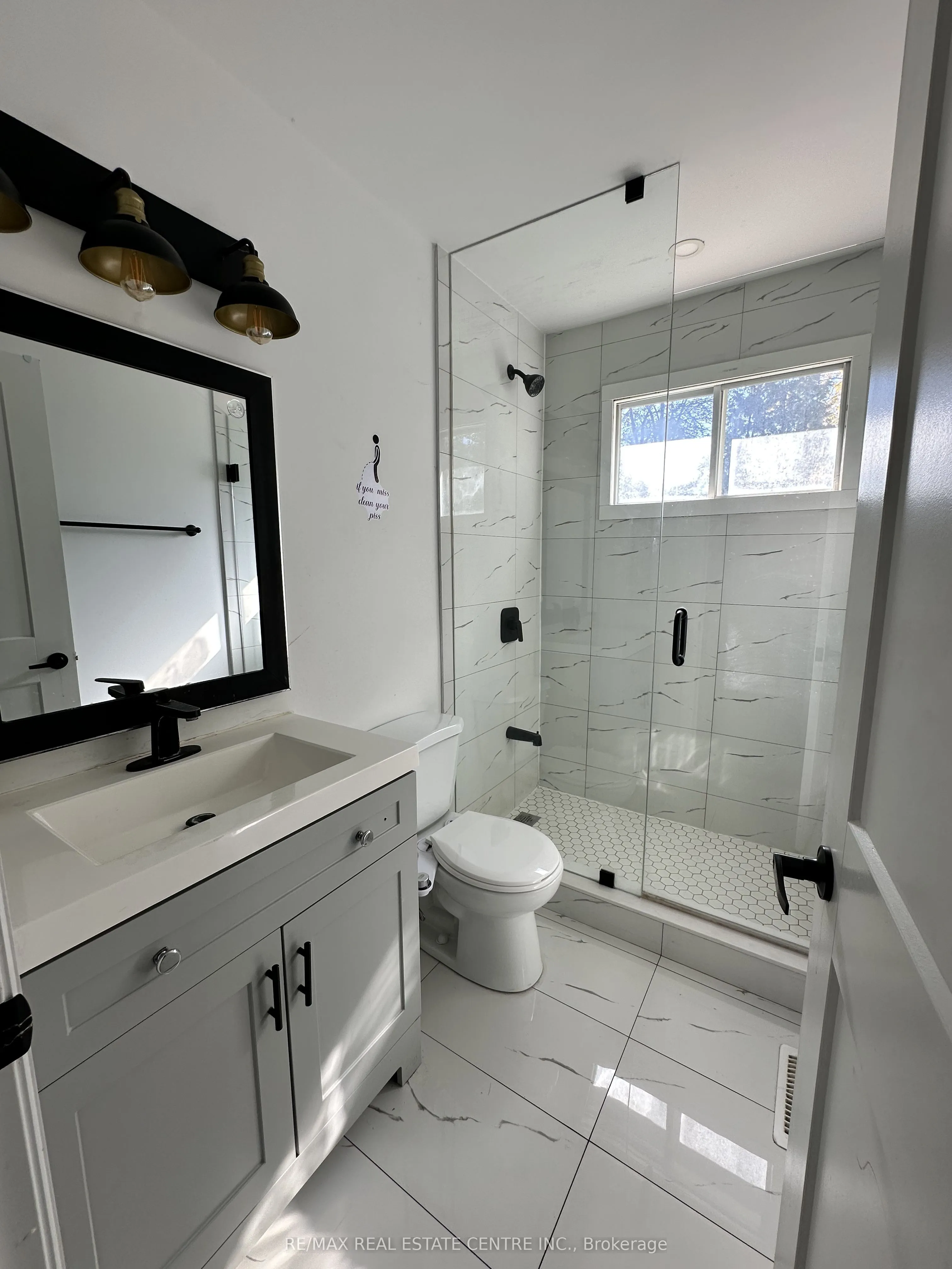 582 Elliott Crescent