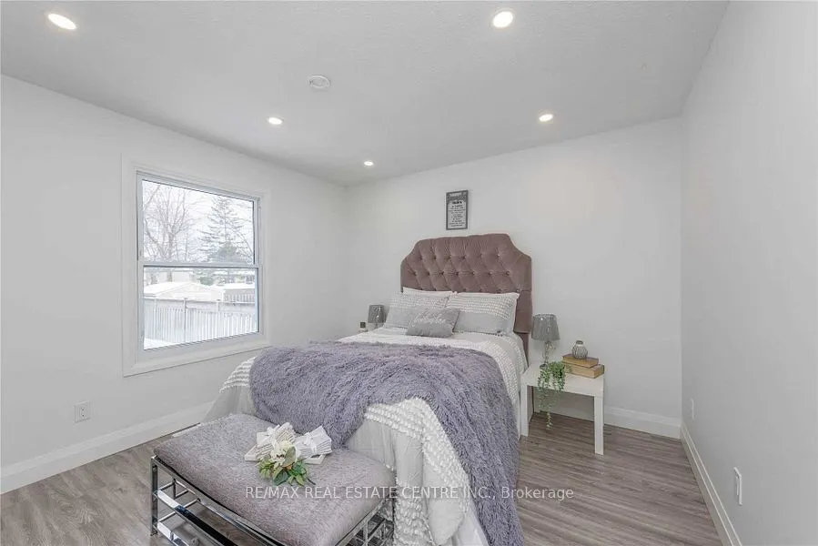 582 Elliott Crescent