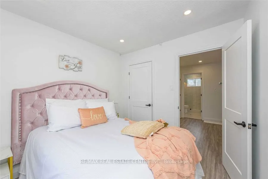 582 Elliott Crescent