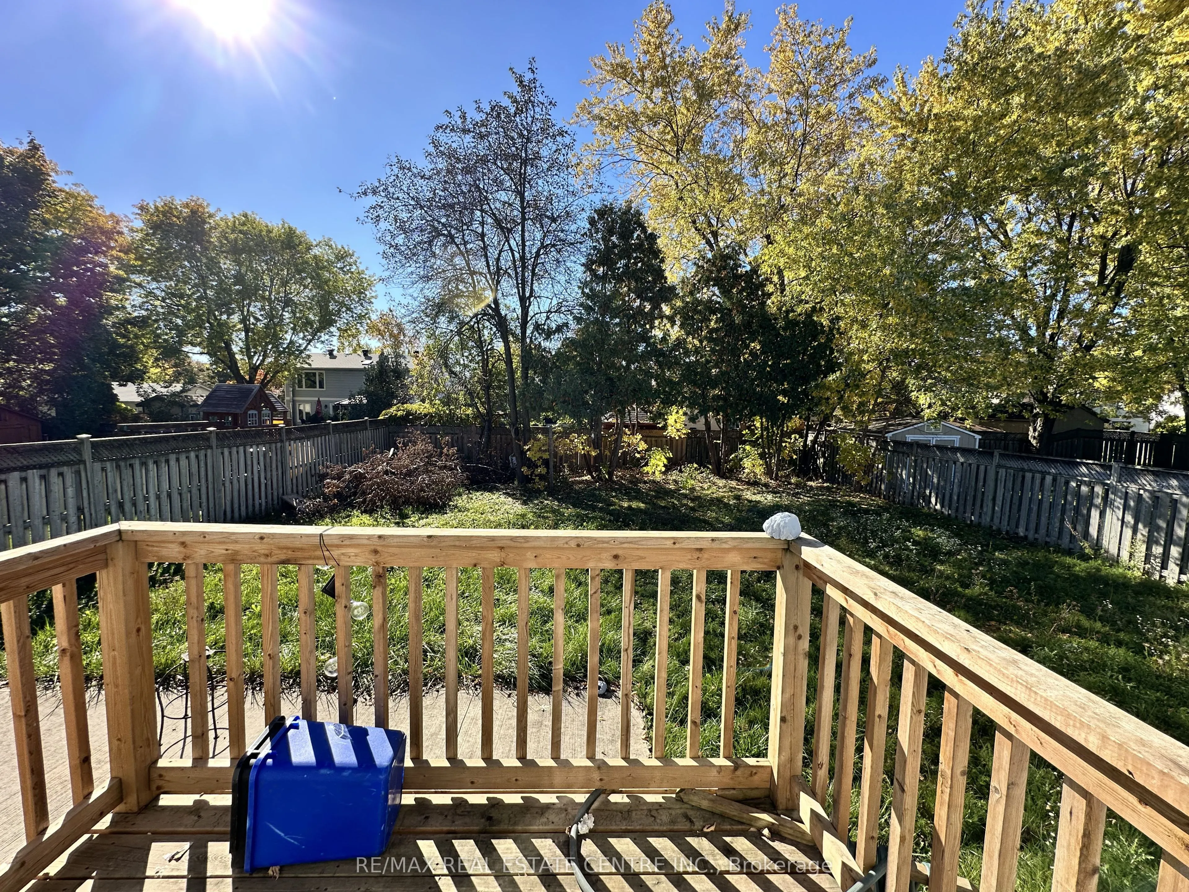 582 Elliott Crescent