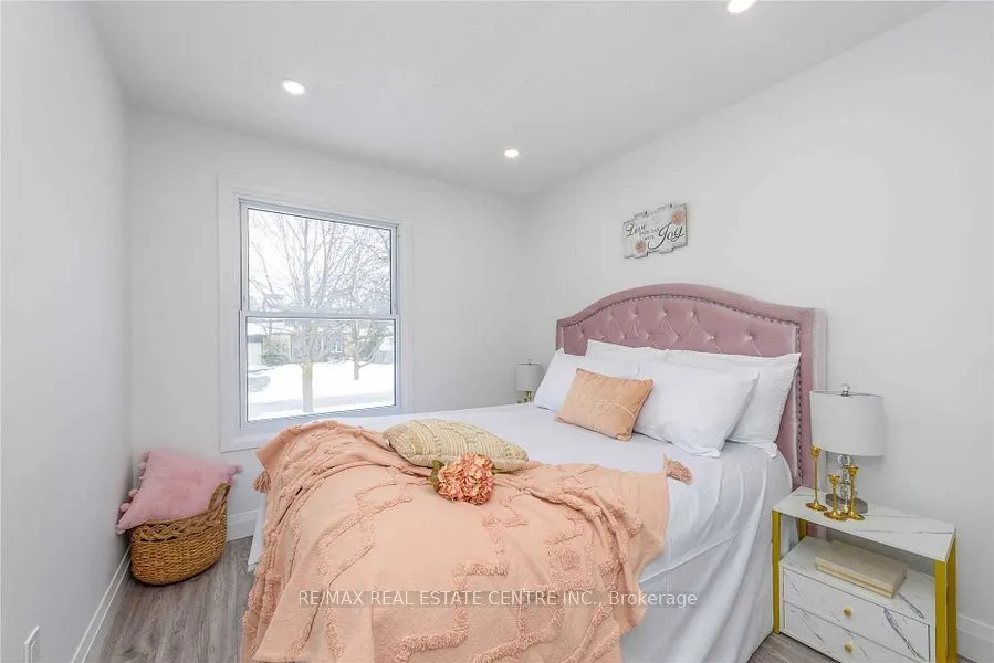 582 Elliott Crescent