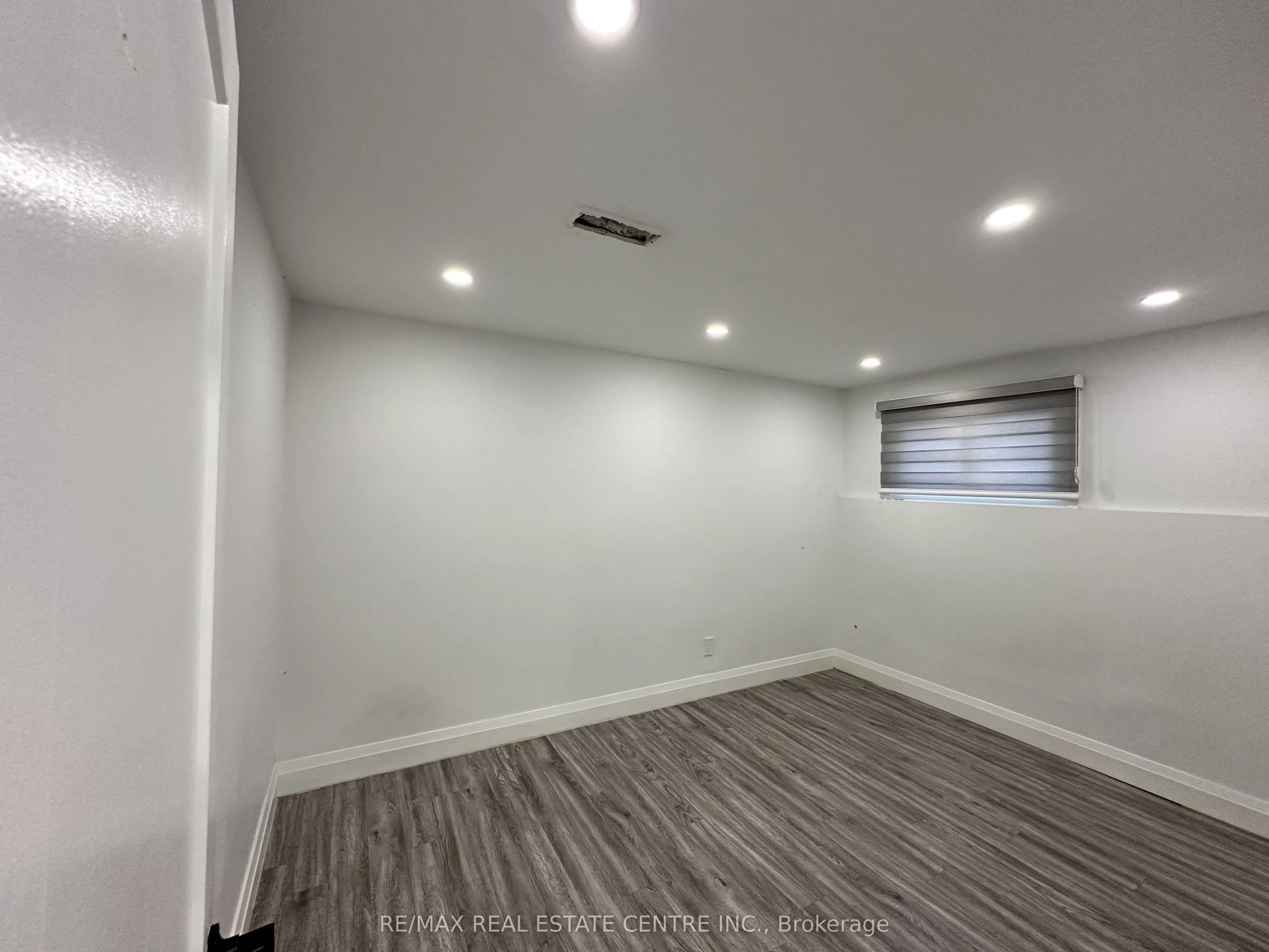 582 Elliott Crescent