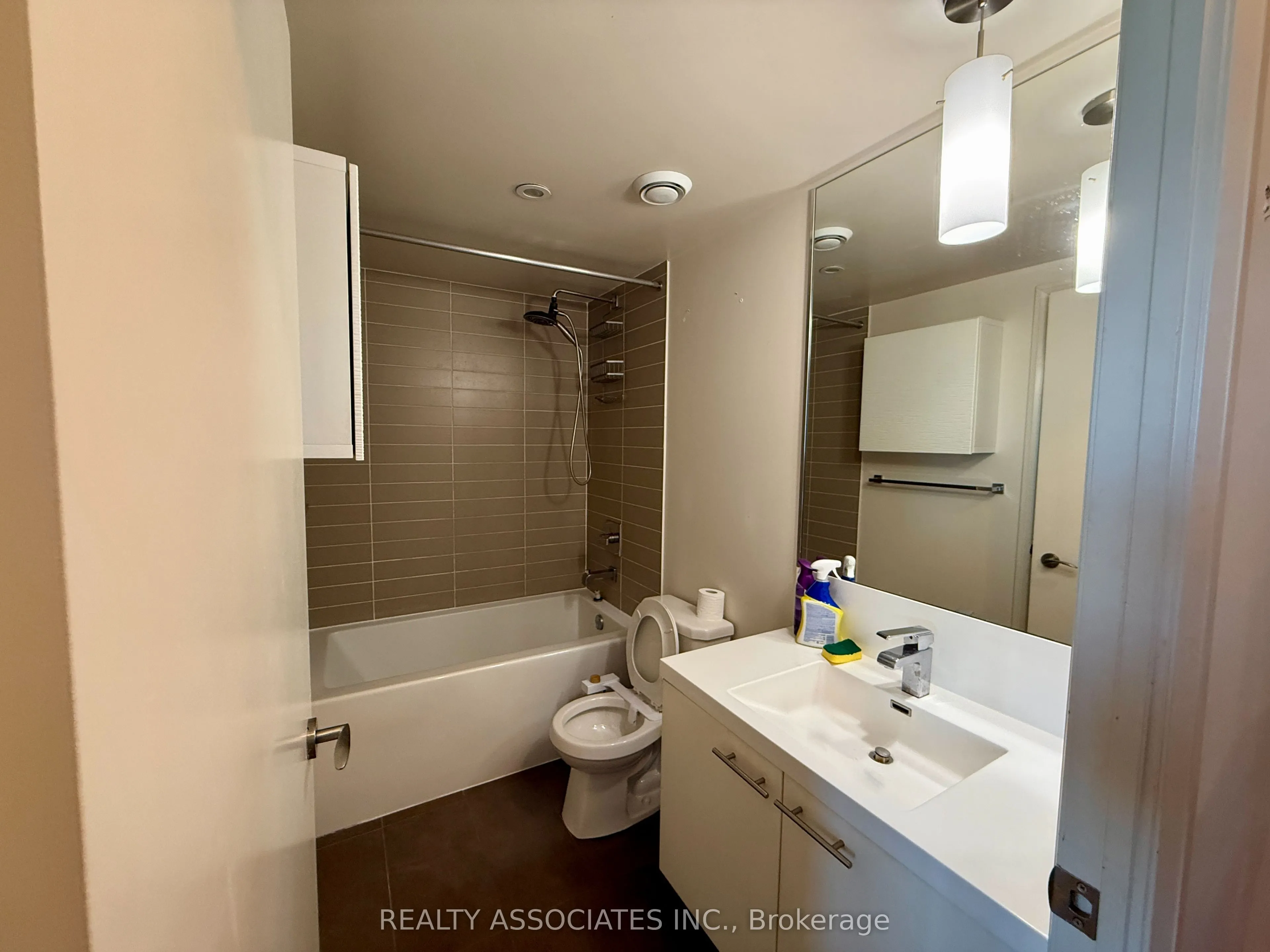 5 Valhalla Inn Road, #2501