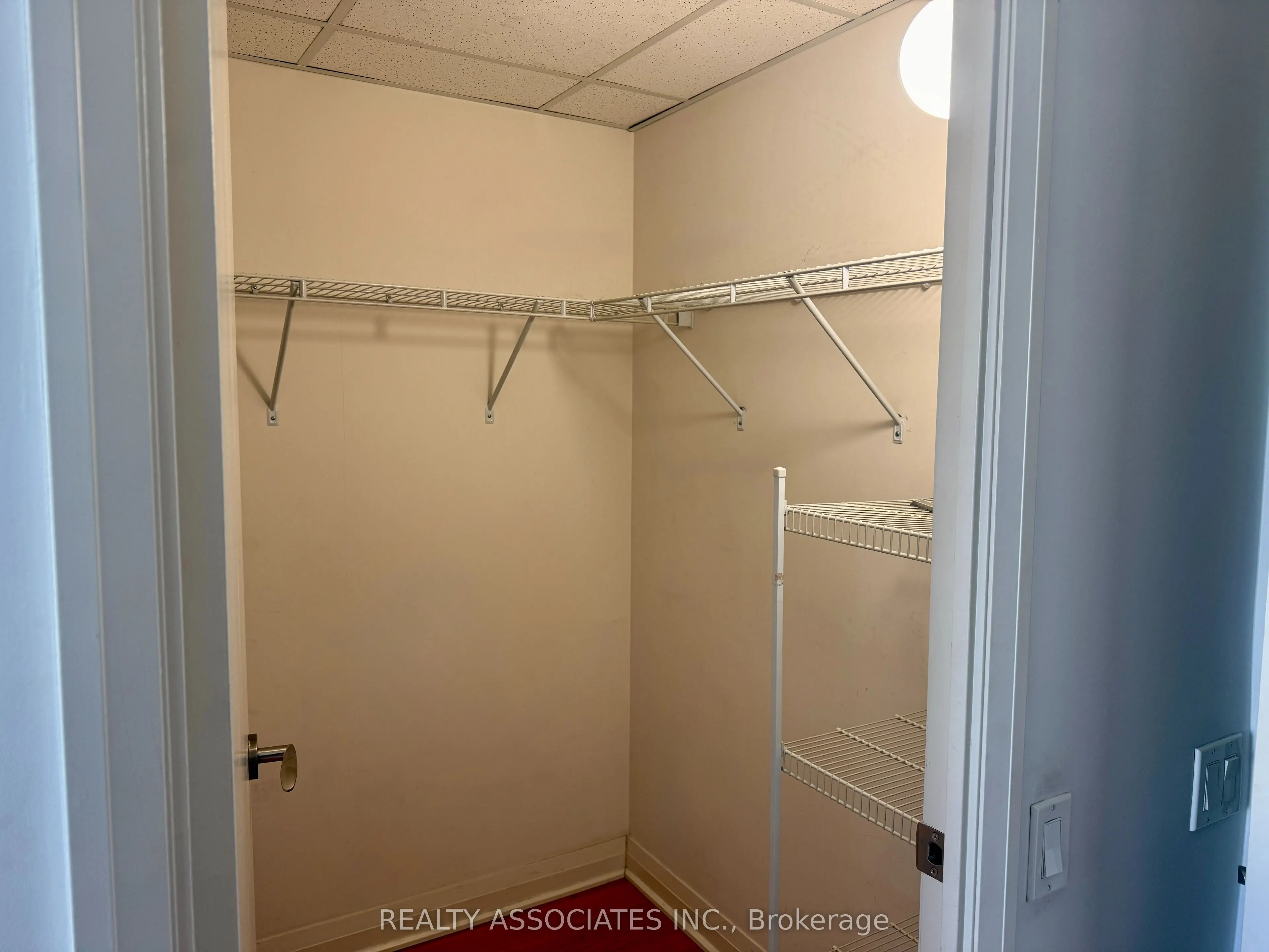 5 Valhalla Inn Road, #2501