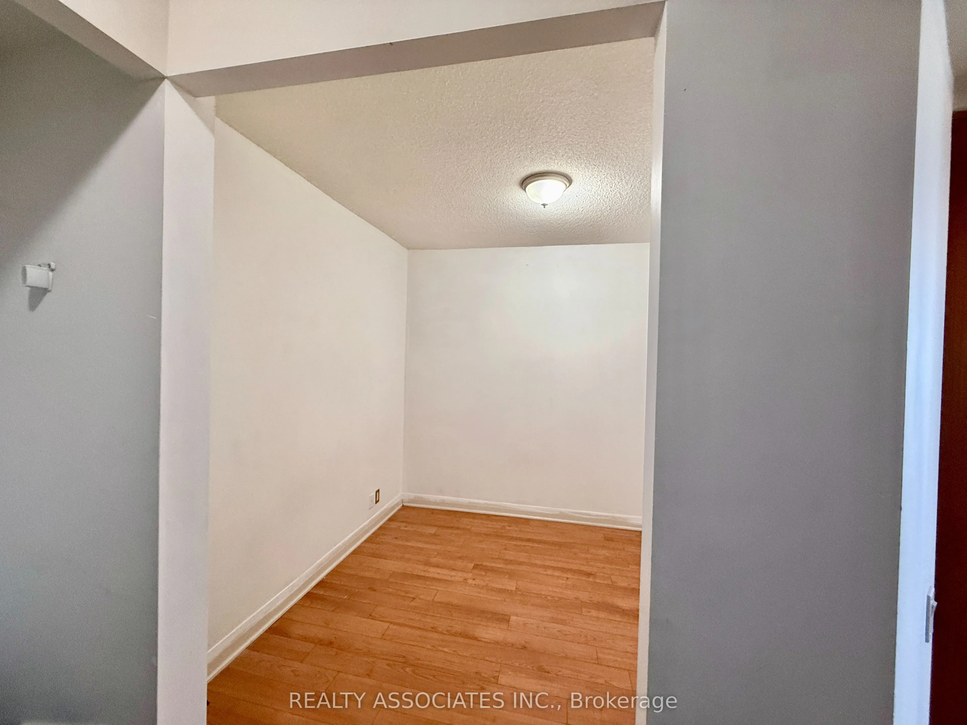 5 Valhalla Inn Road, #2501