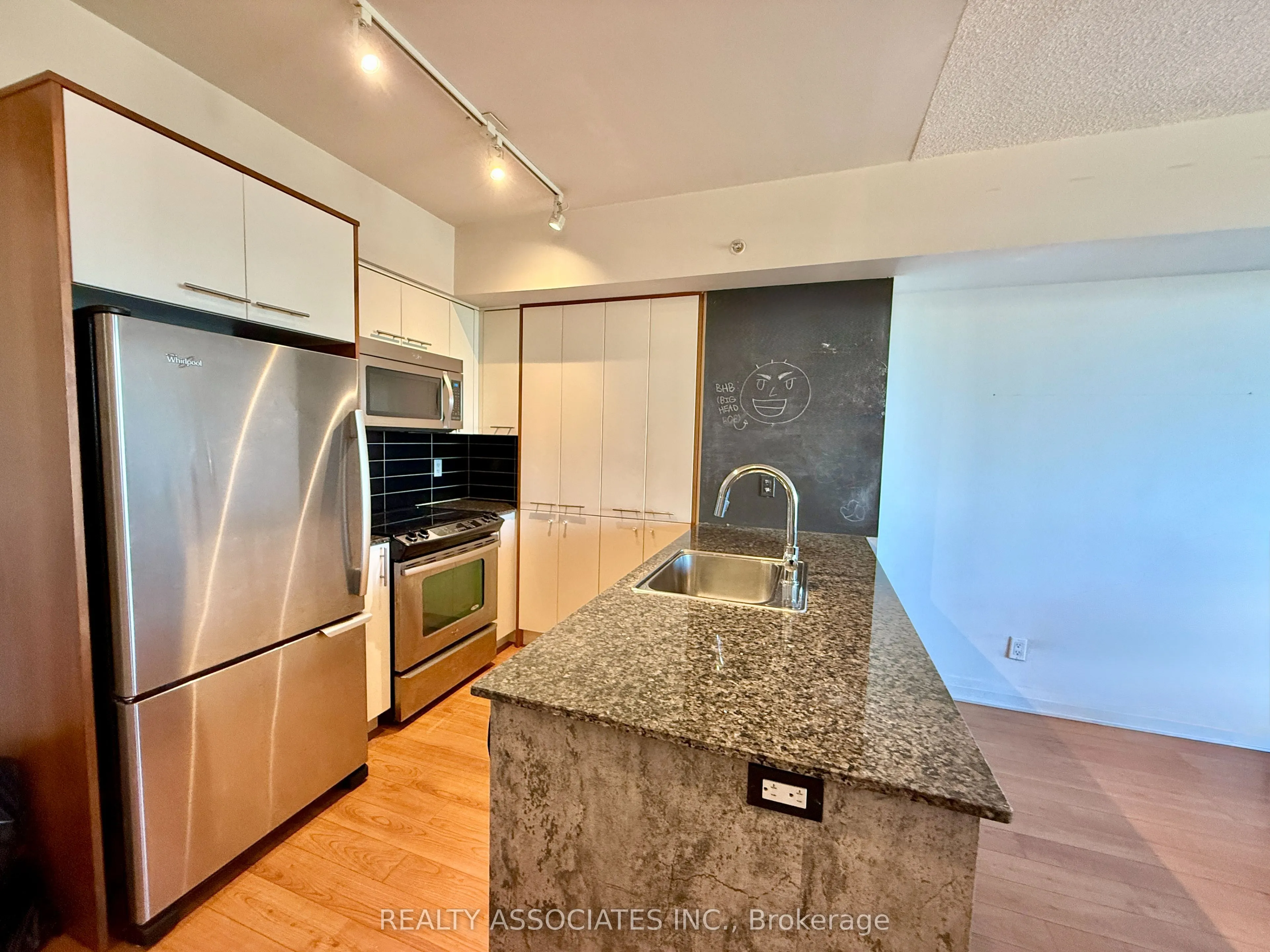 5 Valhalla Inn Road, #2501