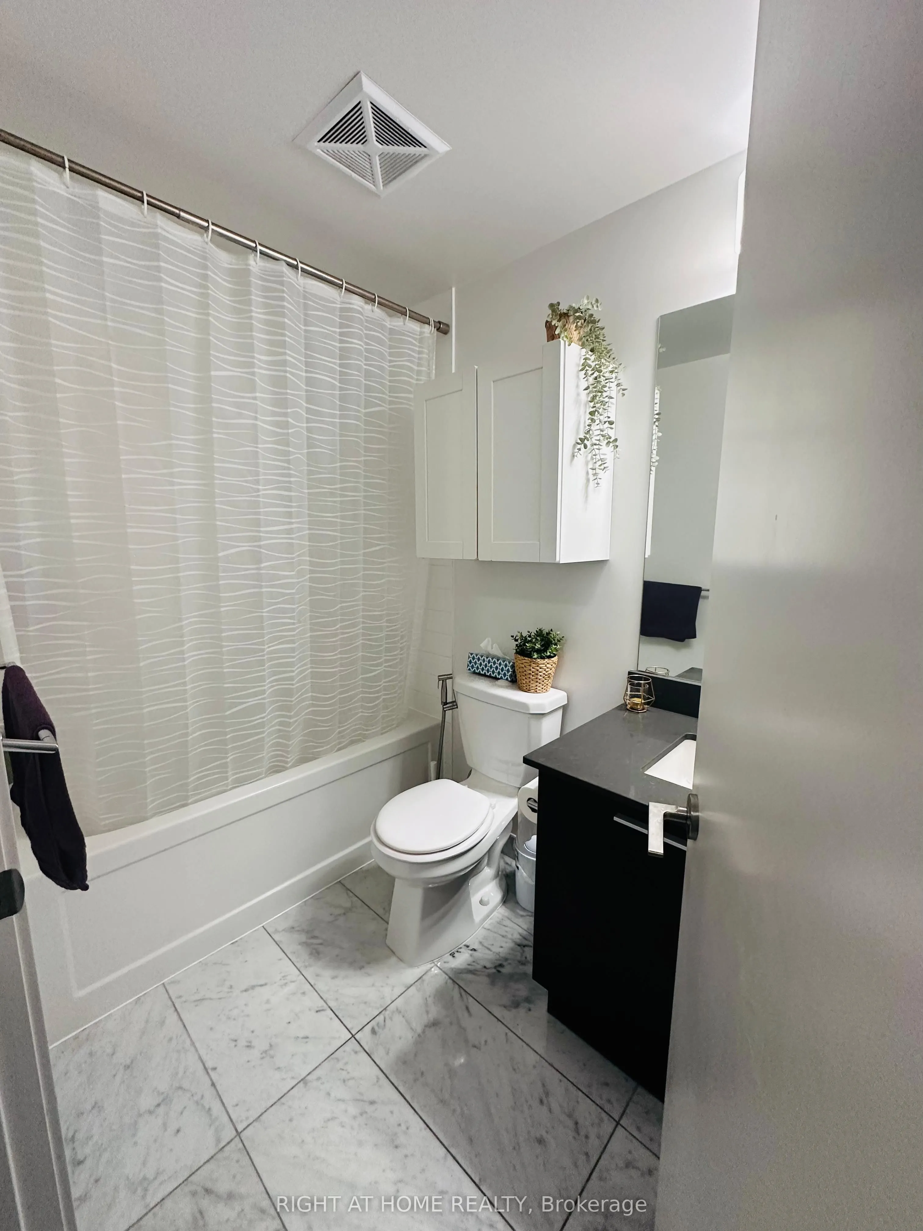 10 Park Lawn Road, #506