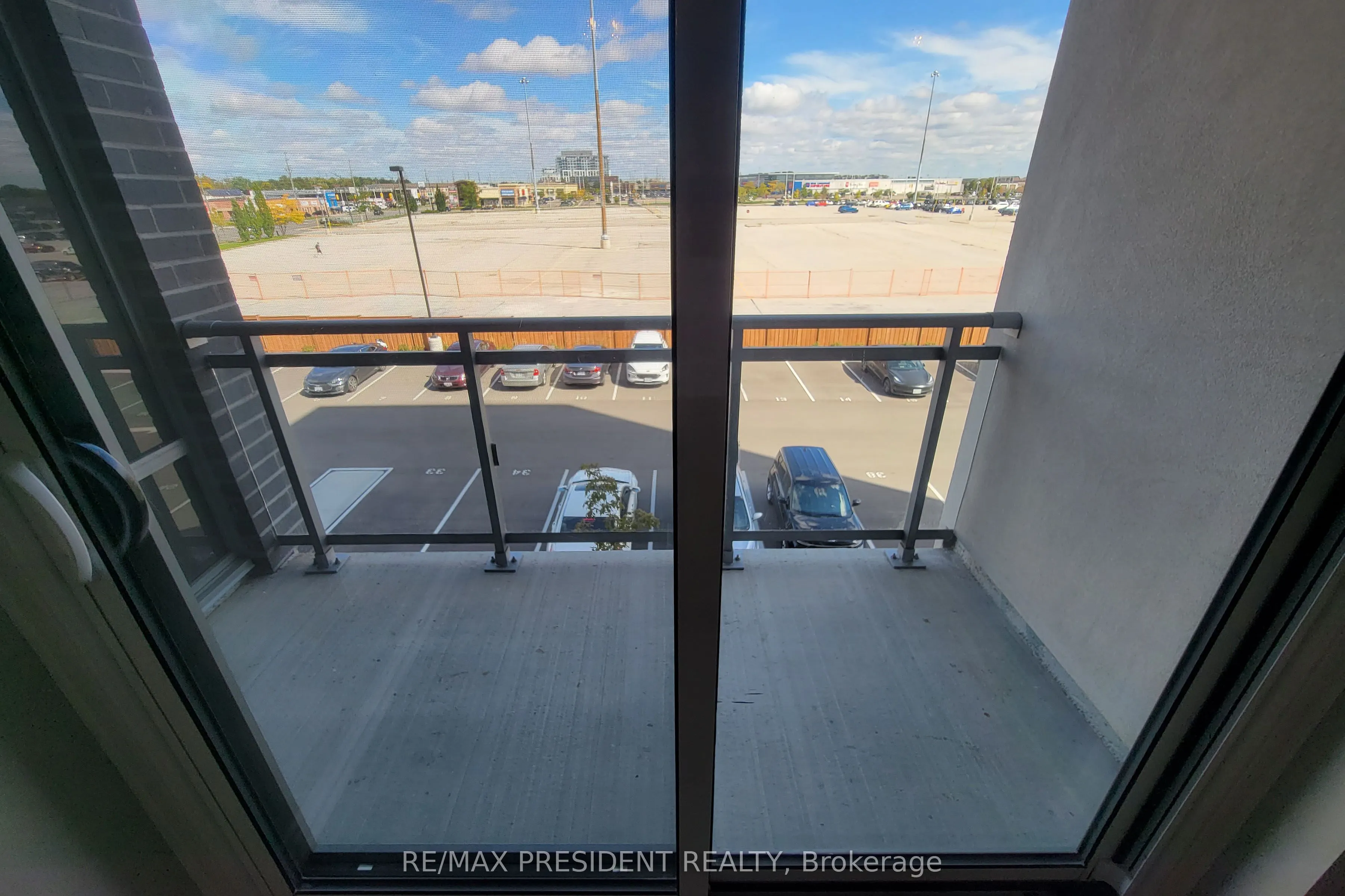 716 Main Street E, #303