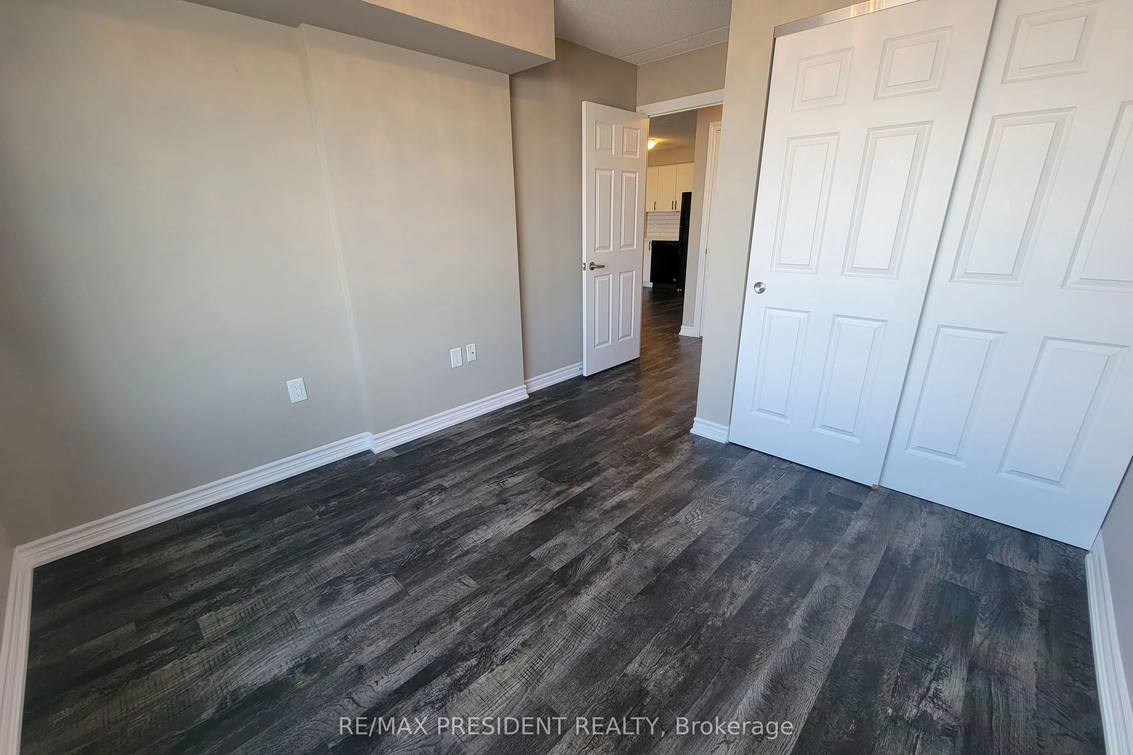 716 Main Street E, #303