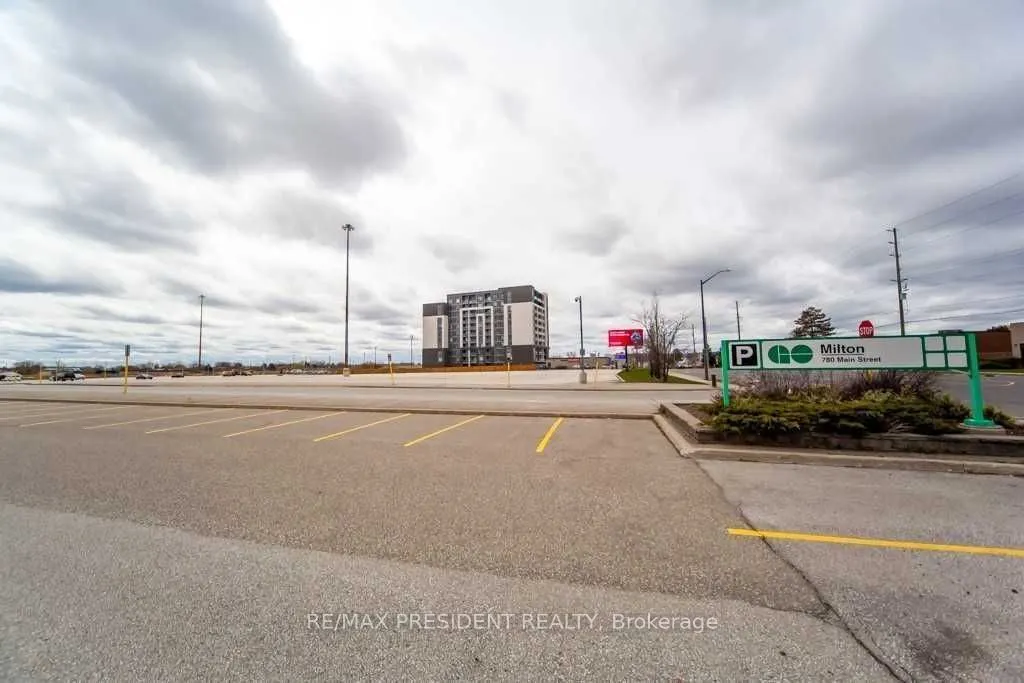 716 Main Street E, #303