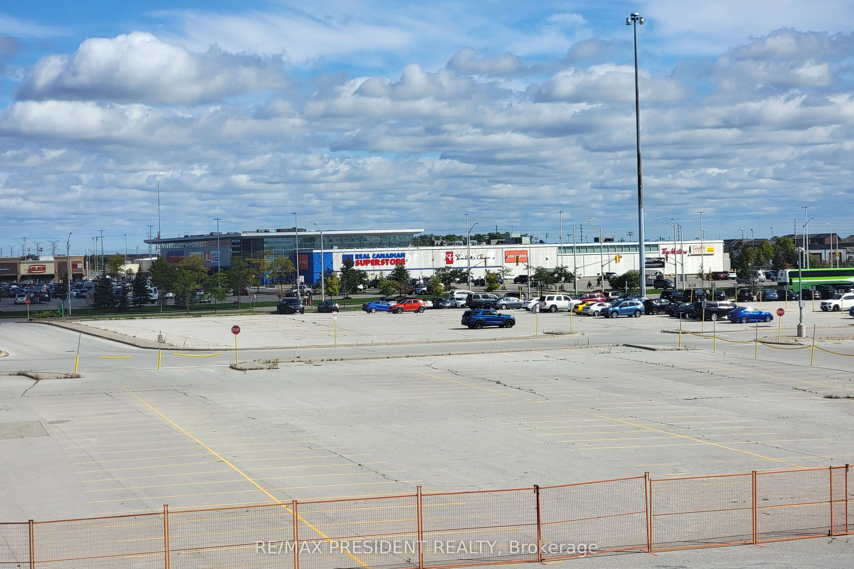 716 Main Street E, #303