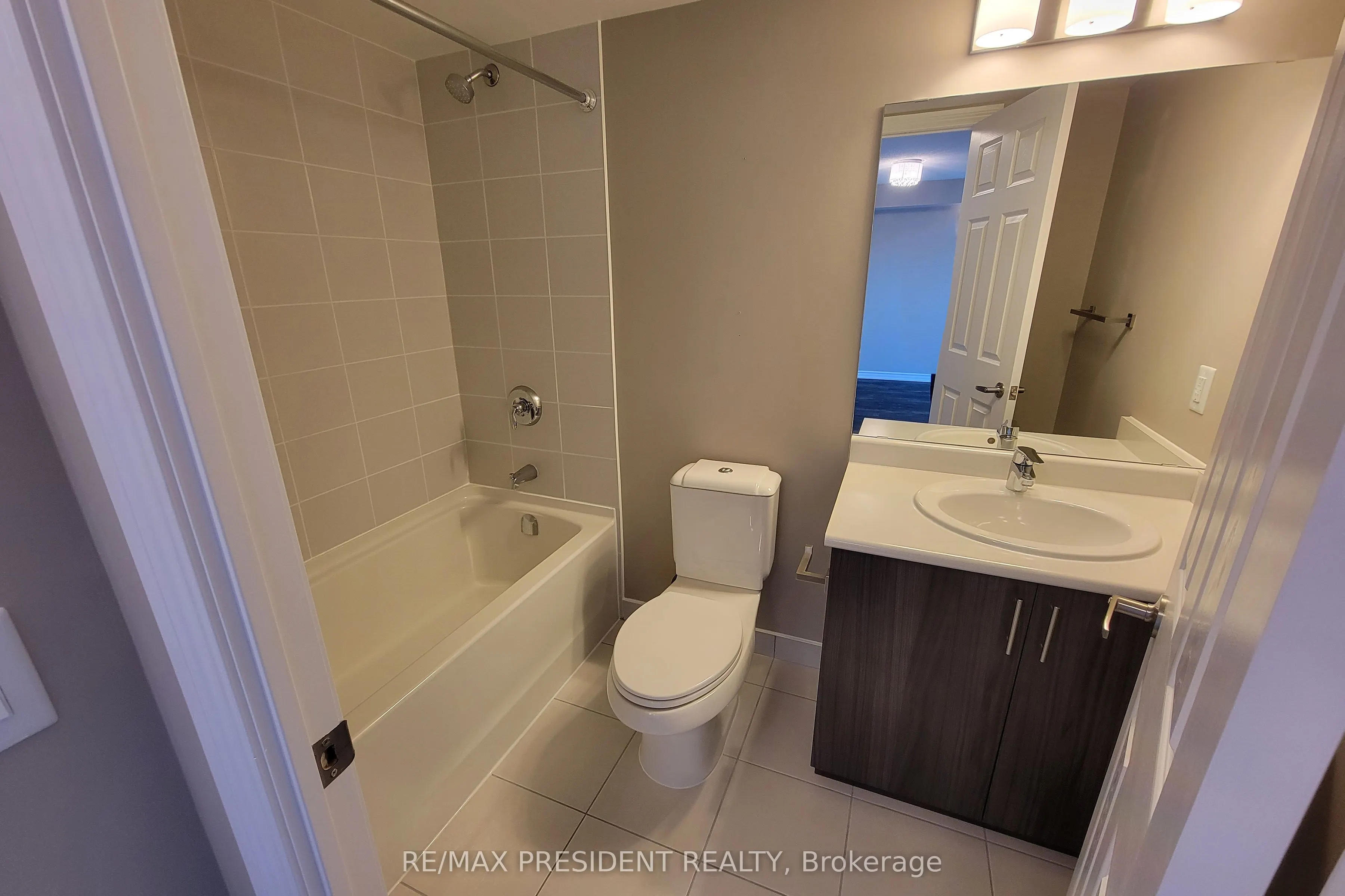 716 Main Street E, #303