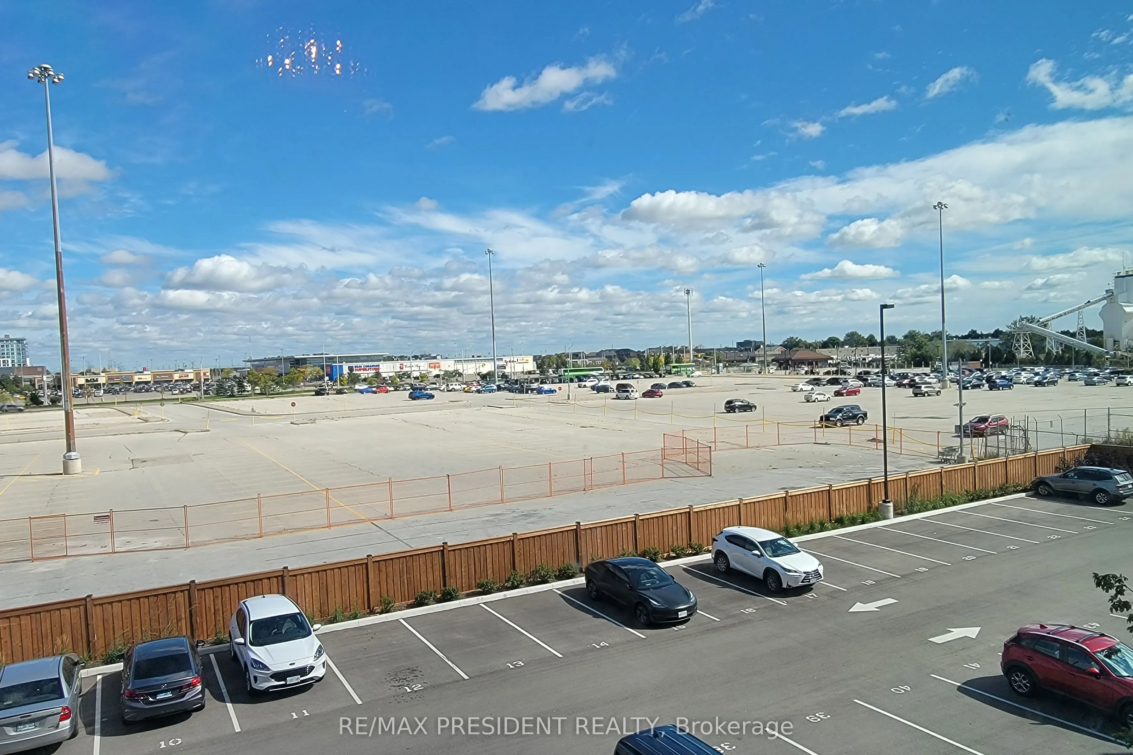 716 Main Street E, #303