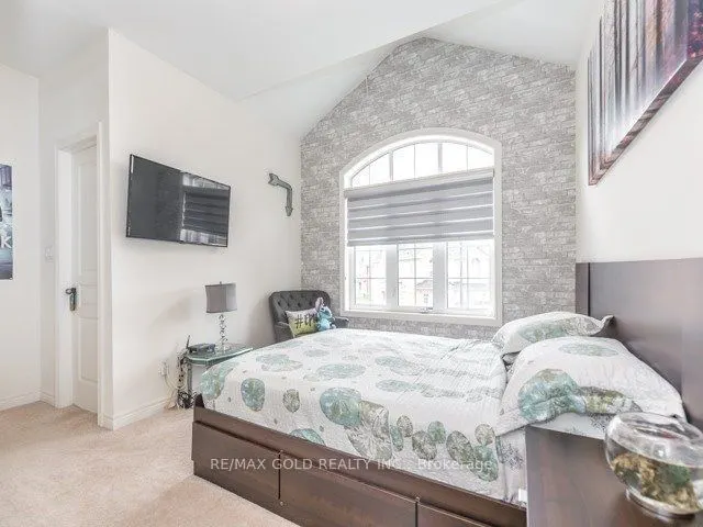 36 Haverstock Crescent