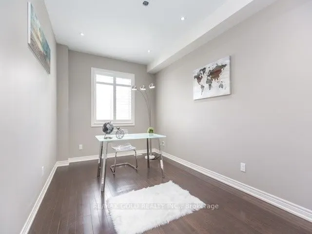 36 Haverstock Crescent