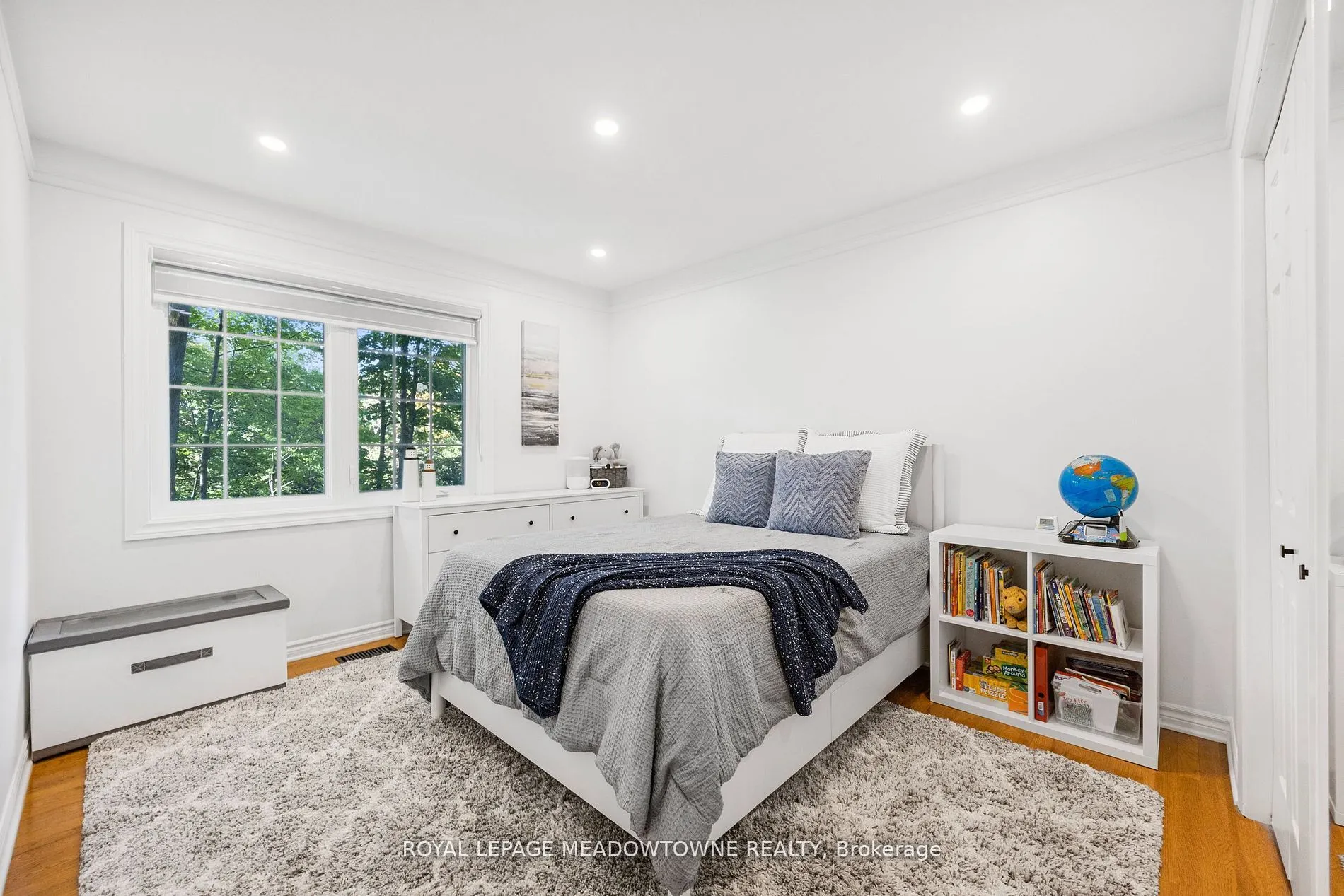 106 Campbell Avenue E