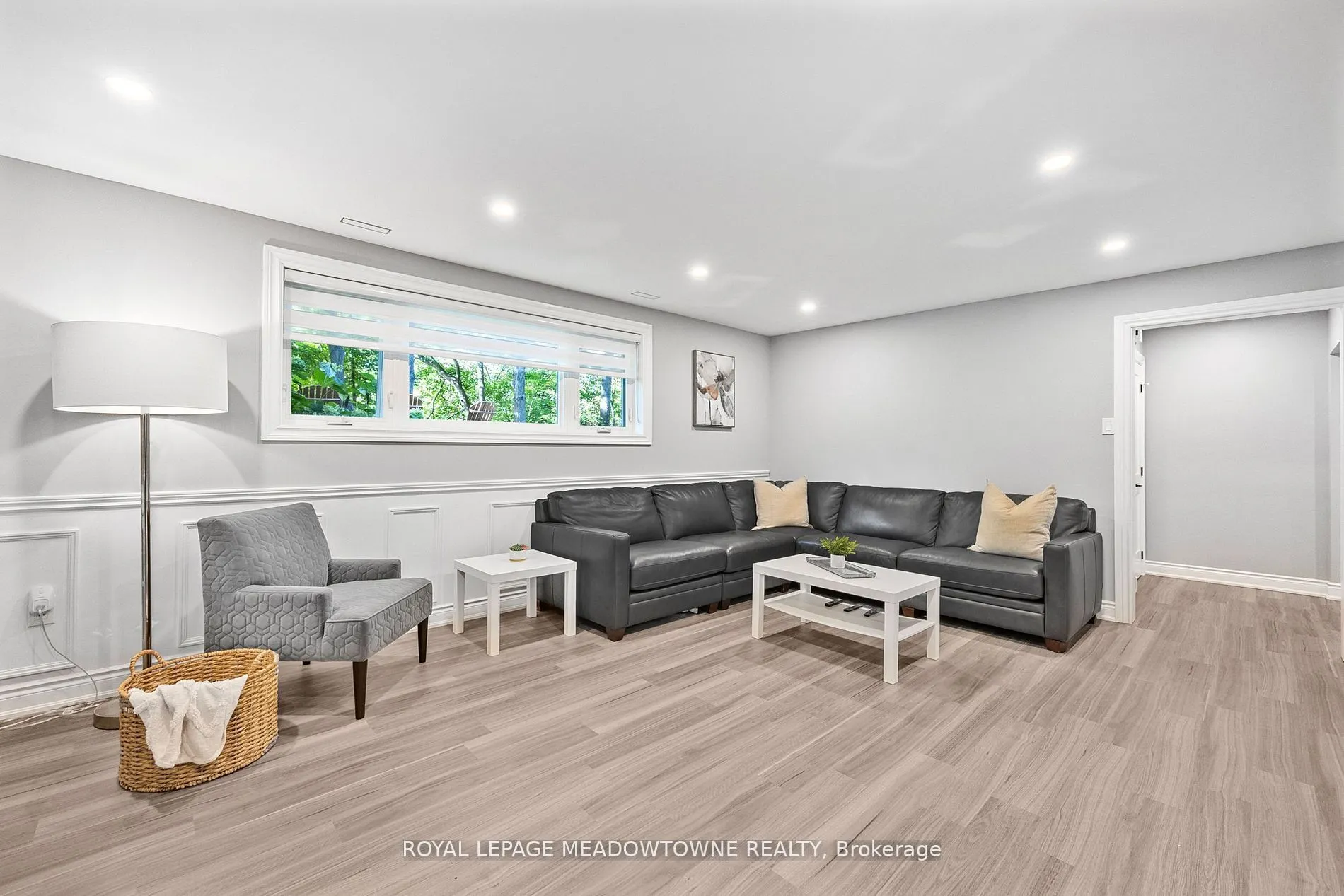 106 Campbell Avenue E