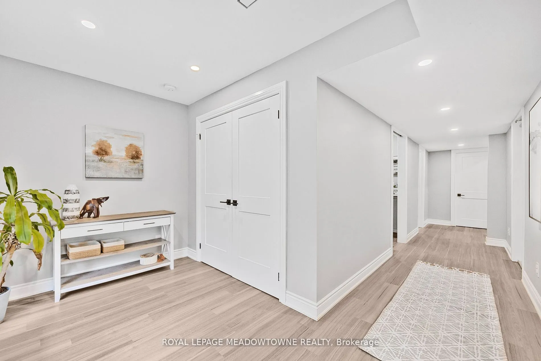 106 Campbell Avenue E