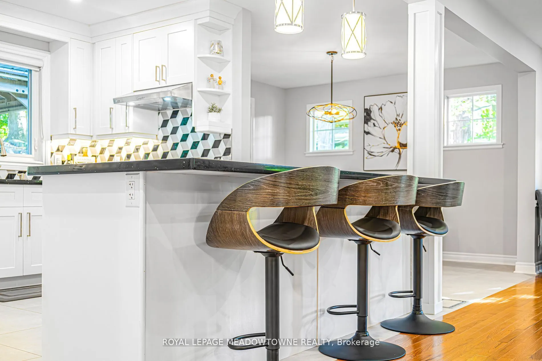 106 Campbell Avenue E