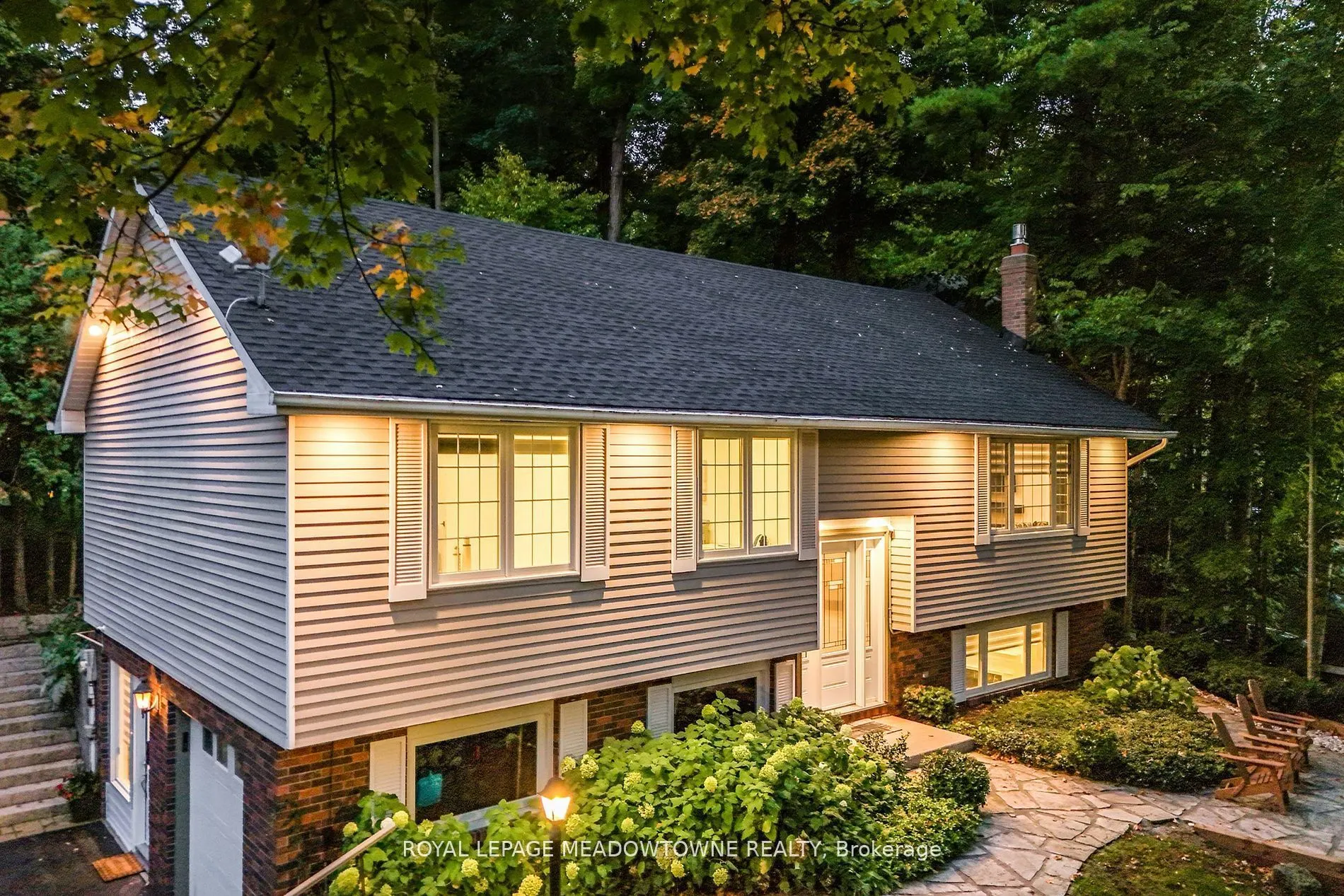 106 Campbell Avenue E