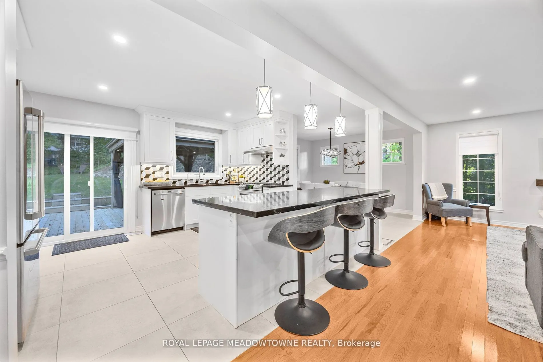 106 Campbell Avenue E