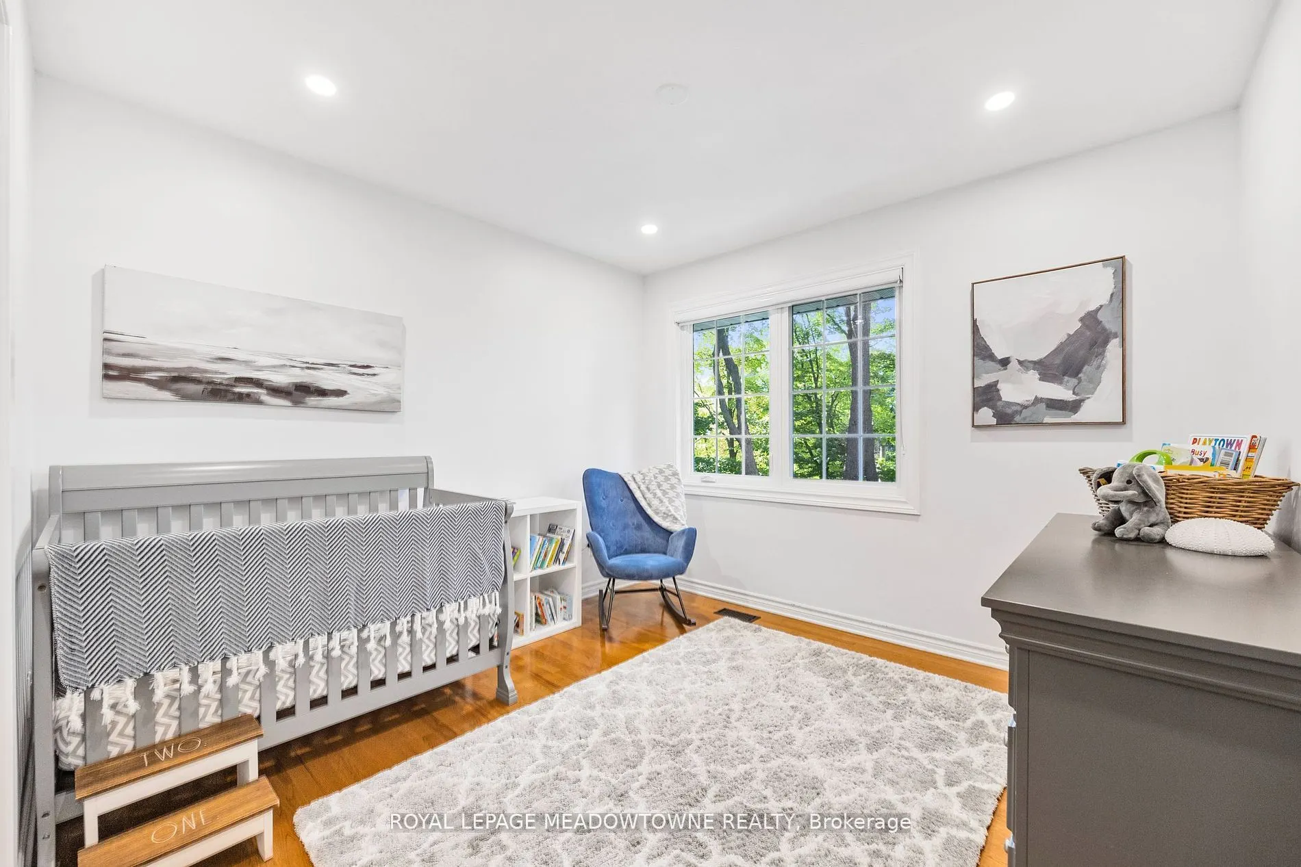 106 Campbell Avenue E