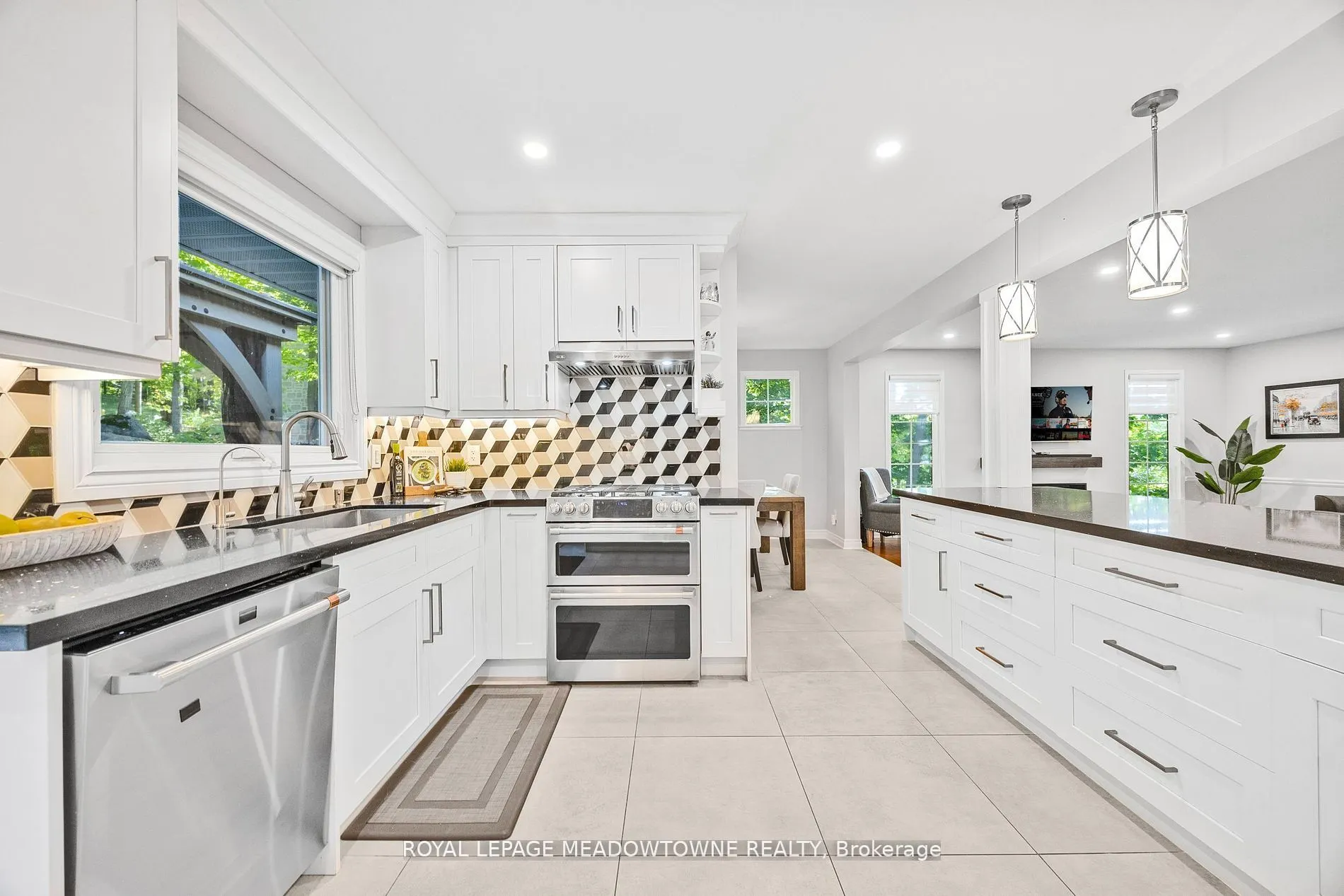 106 Campbell Avenue E