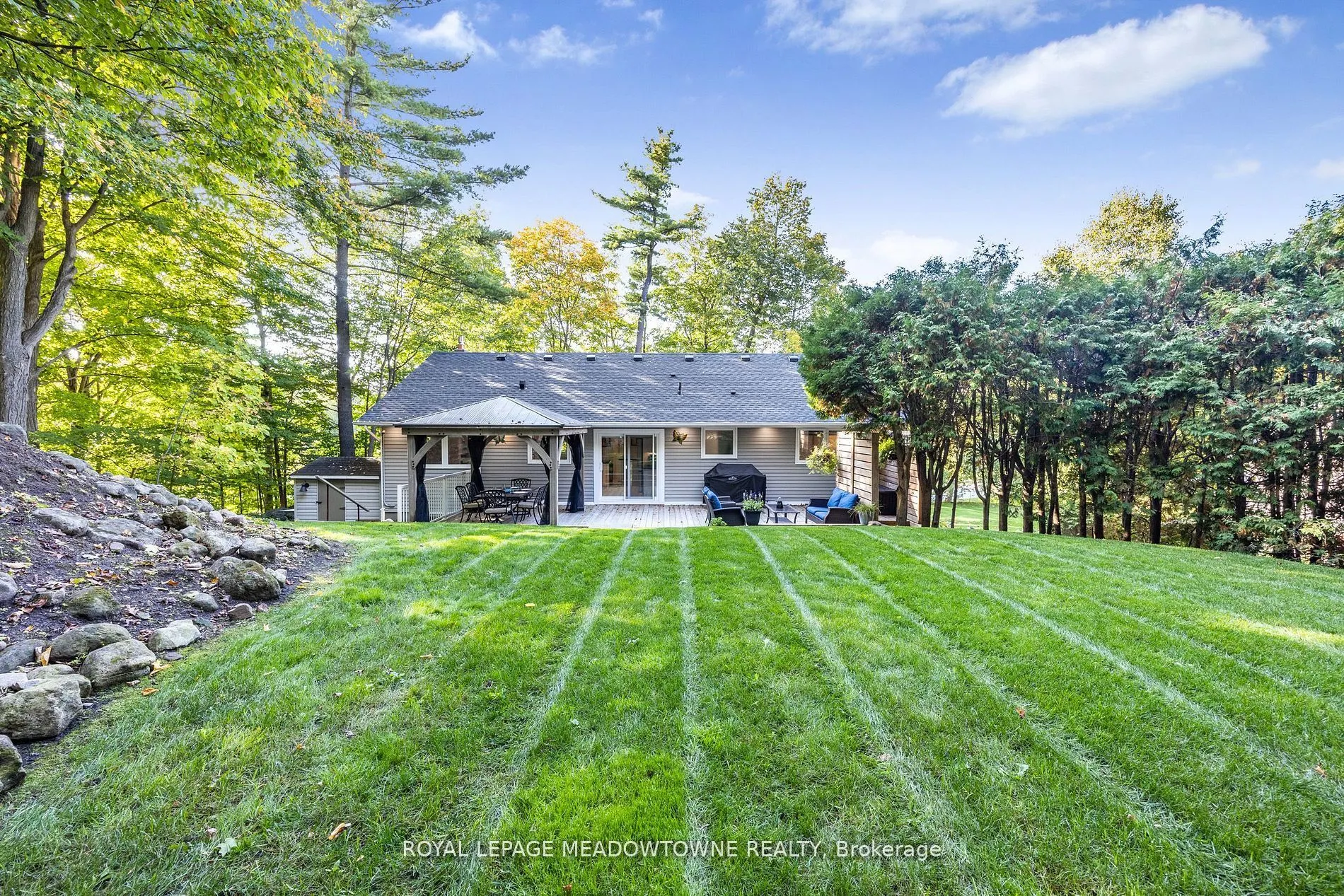 106 Campbell Avenue E