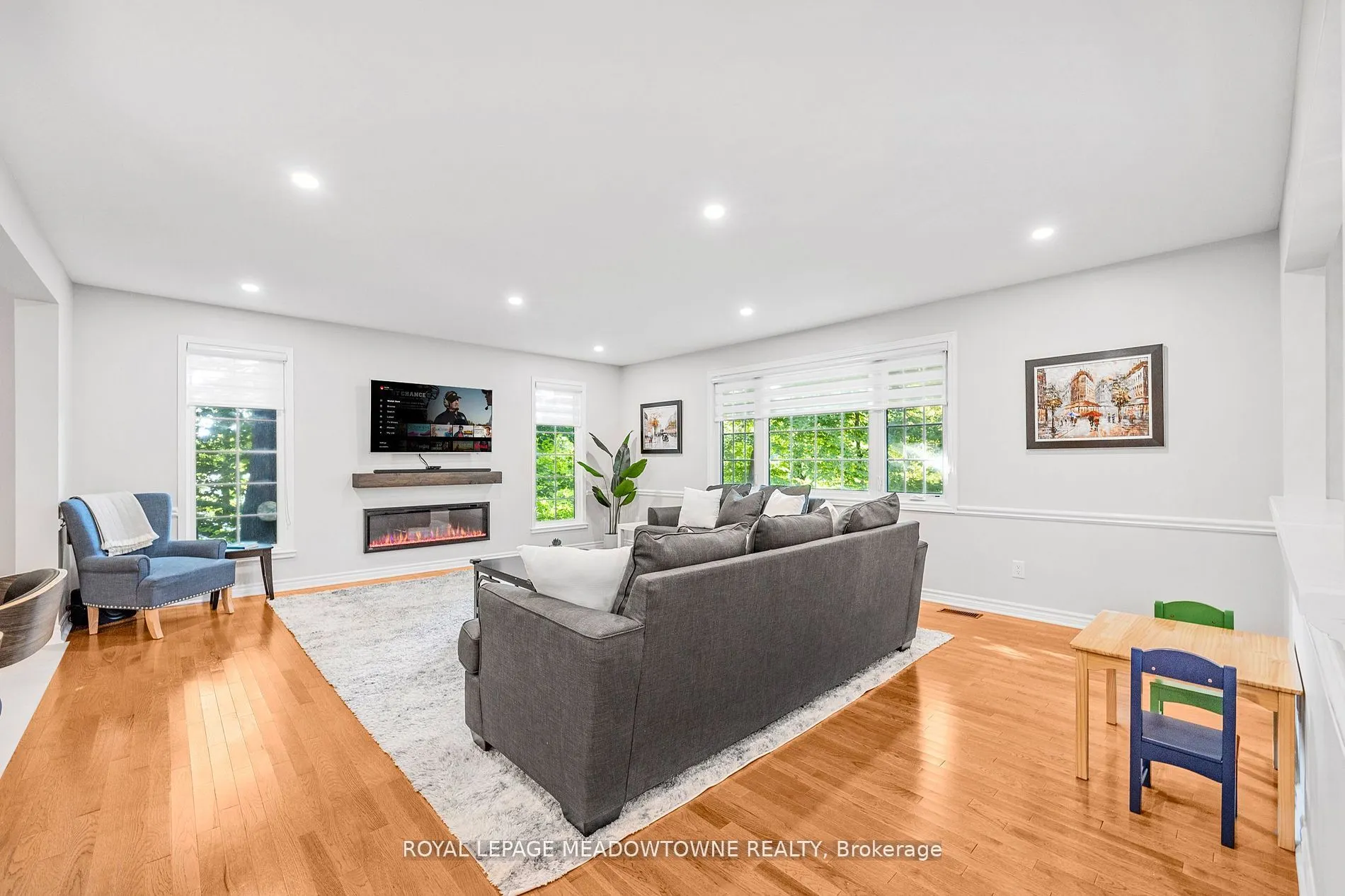 106 Campbell Avenue E